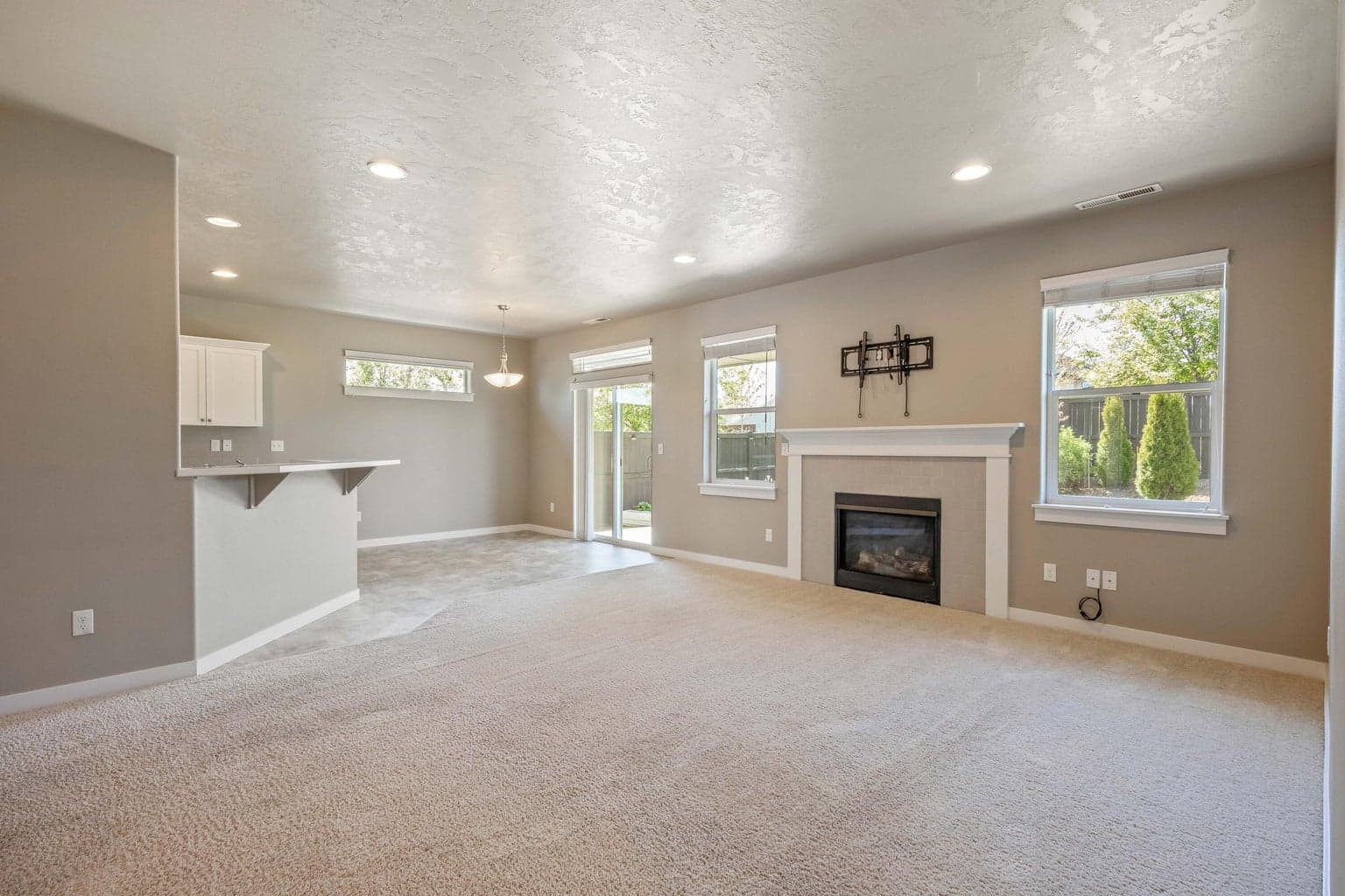 Photo of 2510 Hemlock 6 of 32
