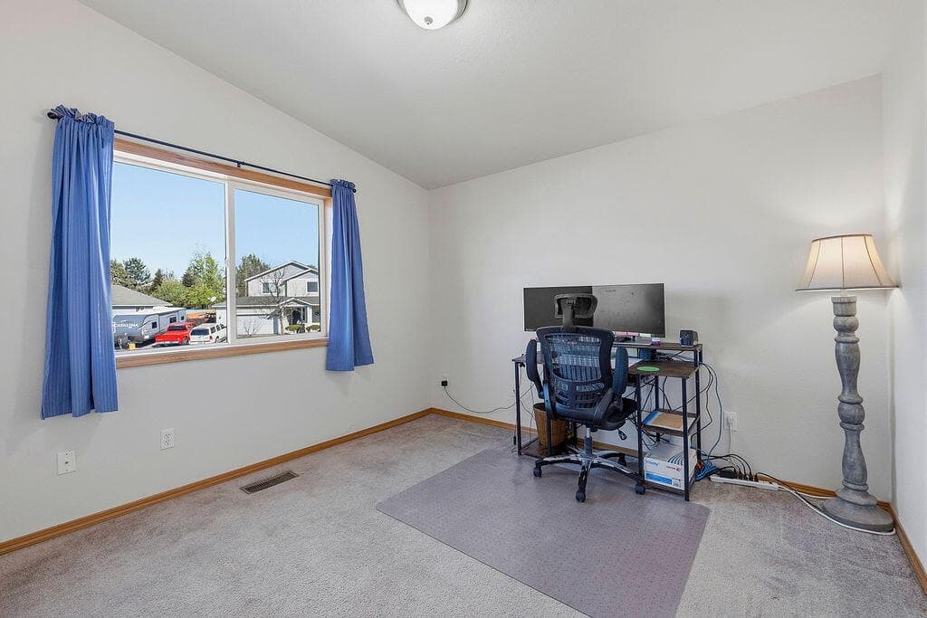 Photo of 792 NE Robin Place 20 of 31