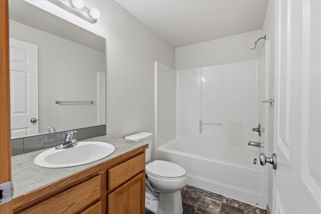 Photo of 792 NE Robin Place 24 of 31