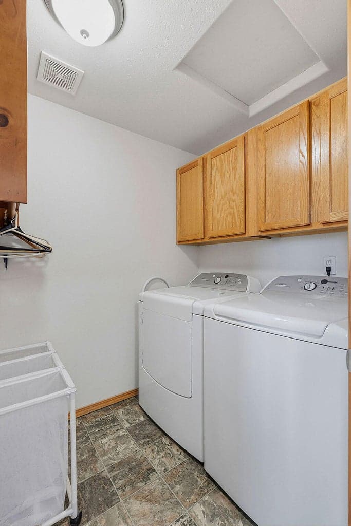 Photo of 792 NE Robin Place 26 of 31
