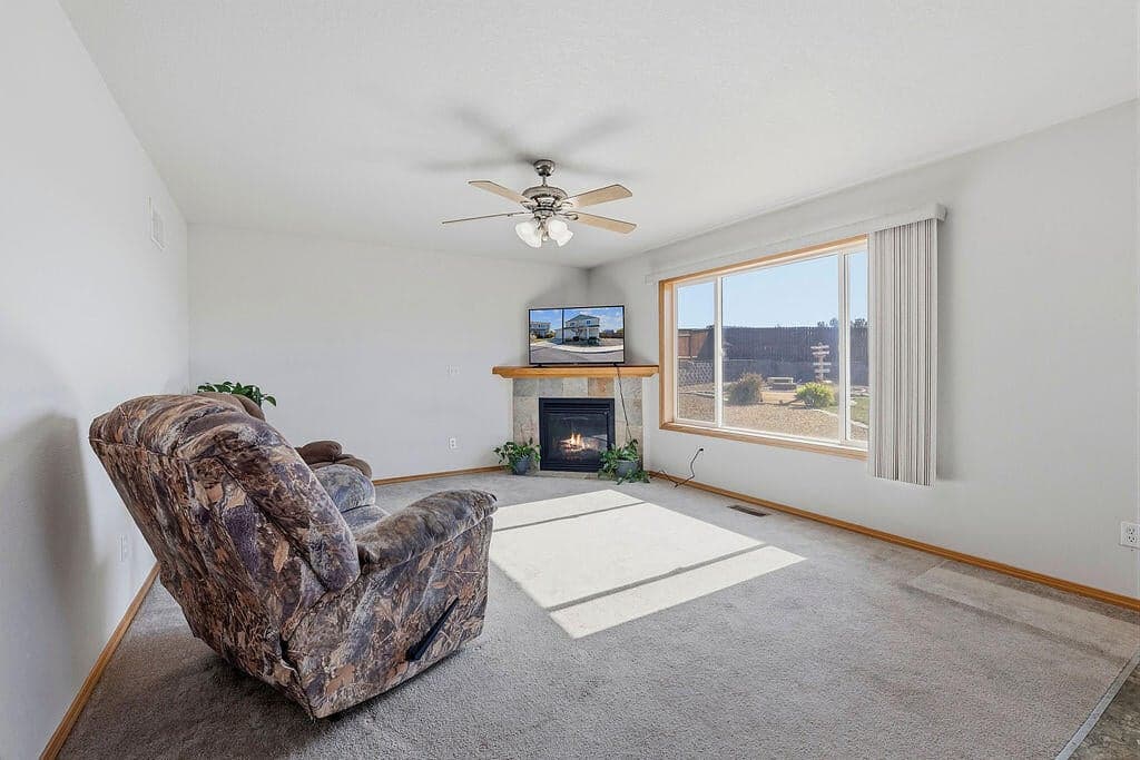 Photo of 792 NE Robin Place 12 of 31