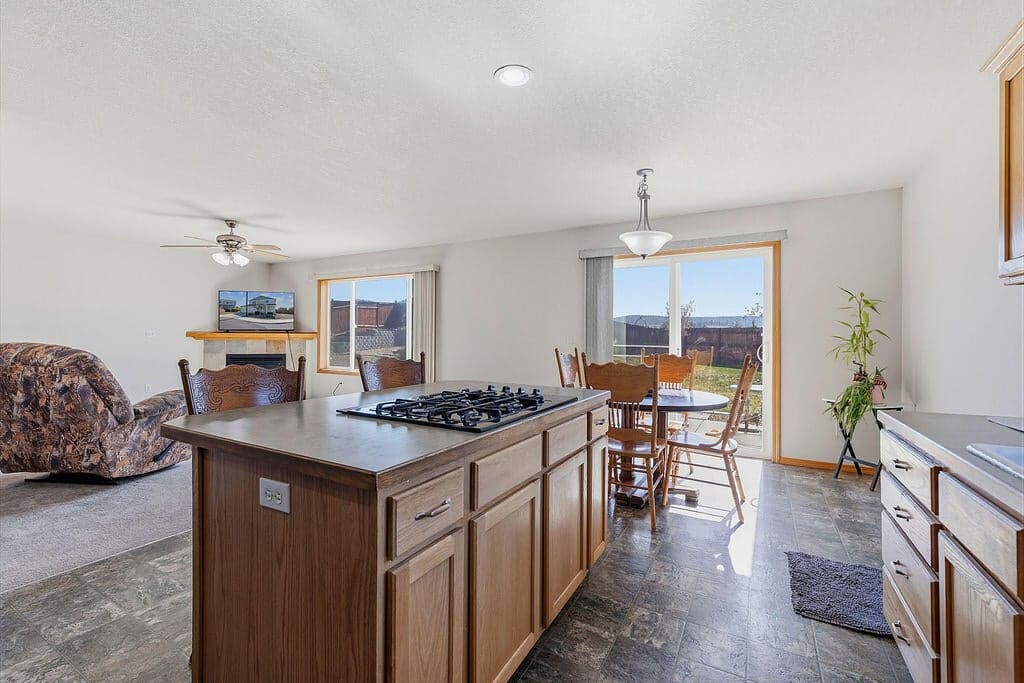 Photo of 792 NE Robin Place 13 of 31