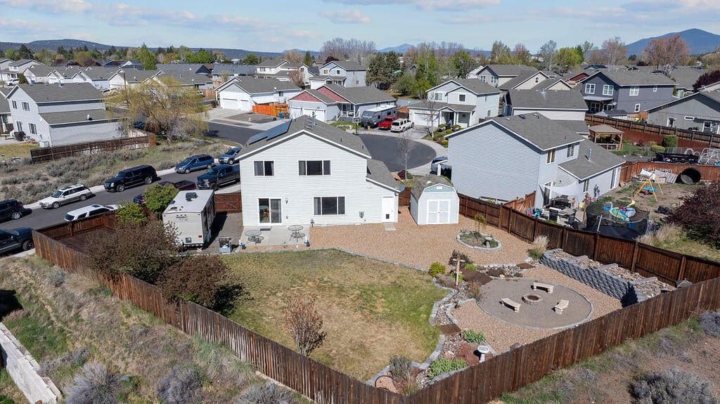 Photo of 792 NE Robin Place 30 of 31