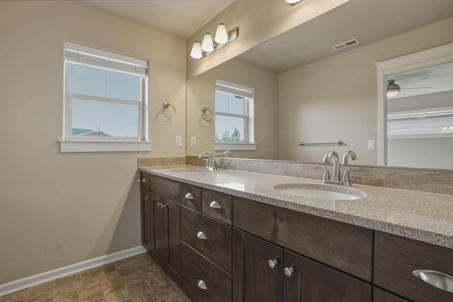 Photo of 20724 Sierra Drive 19 of 38