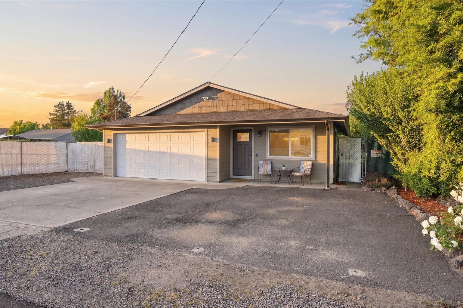 Photo of 675 Berrydale 1 of 38