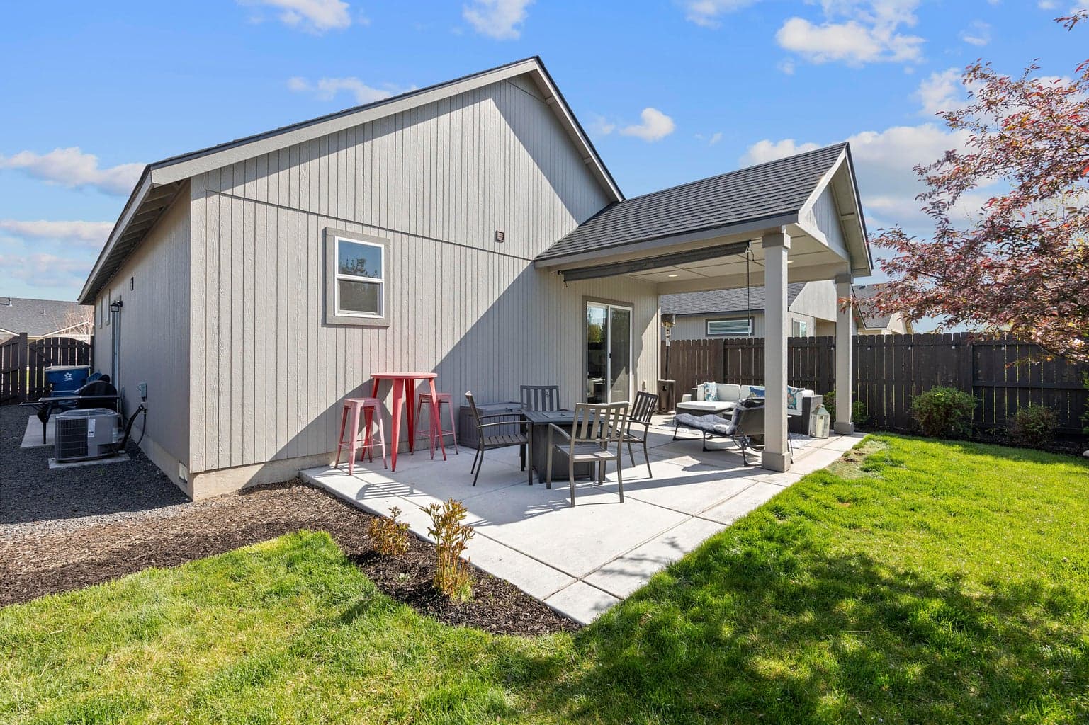 Photo of 2426 NW Ivy Way 25 of 33