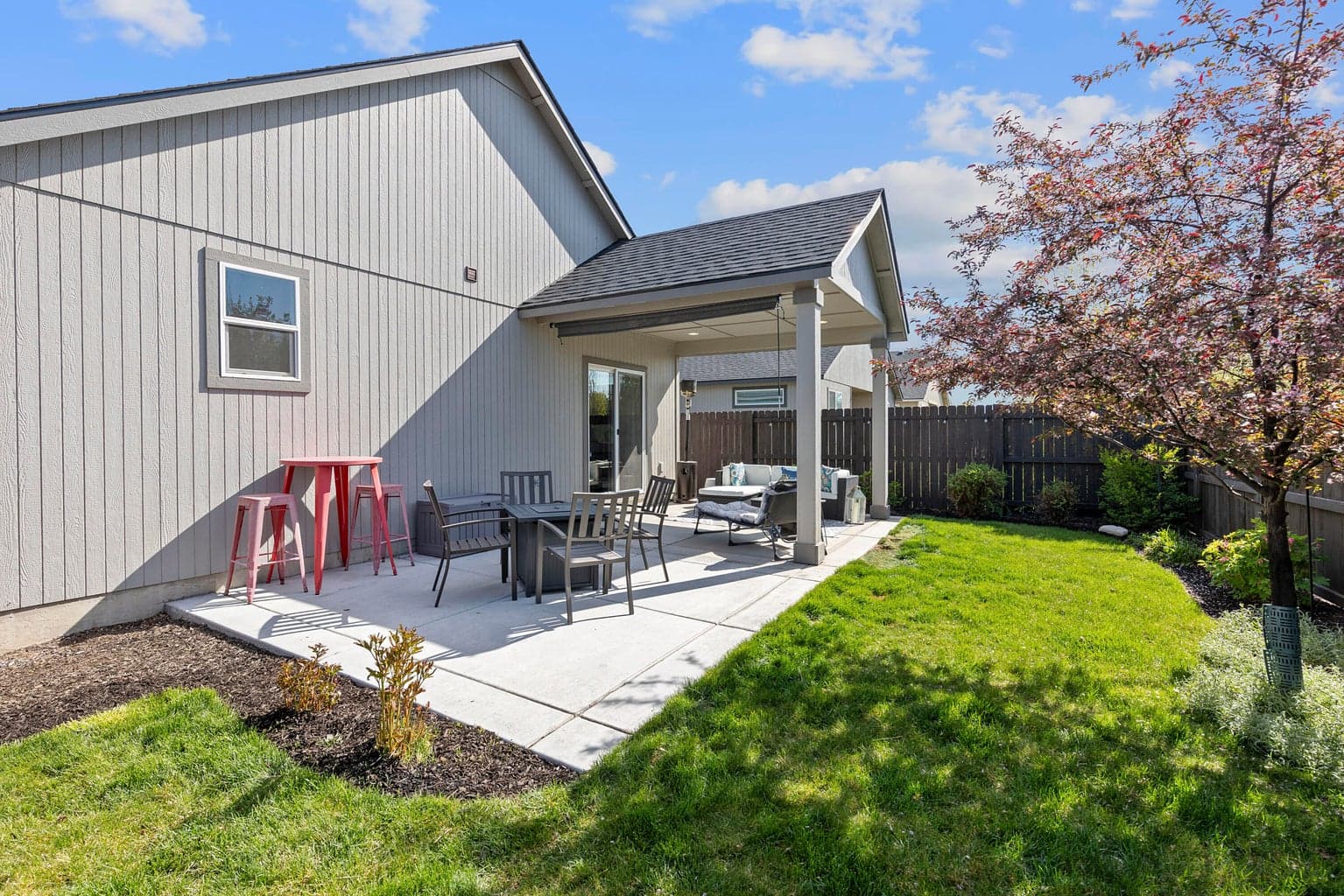Photo of 2426 NW Ivy Way 26 of 33