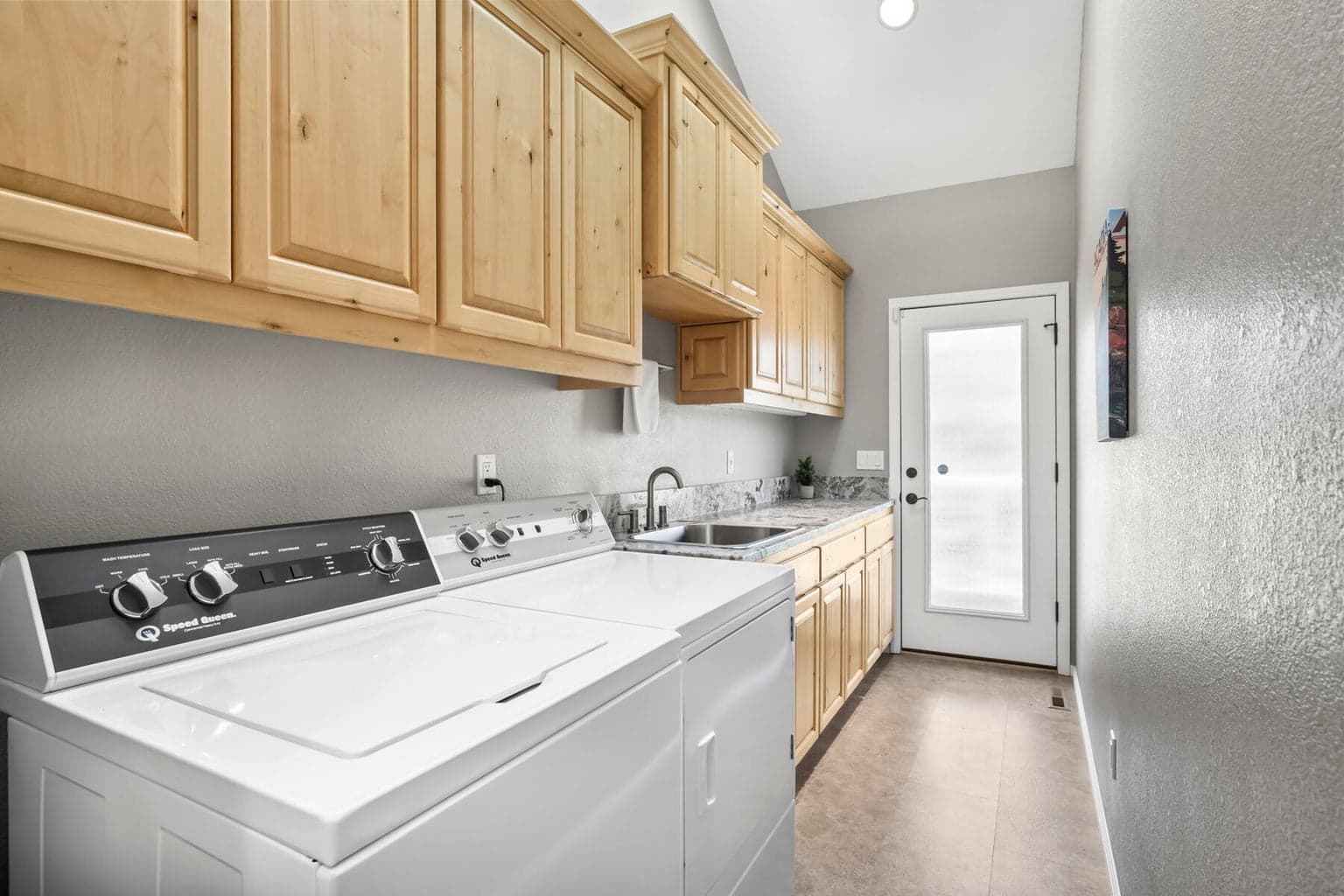 Photo of 1938 Osprey Drive 28 of 40