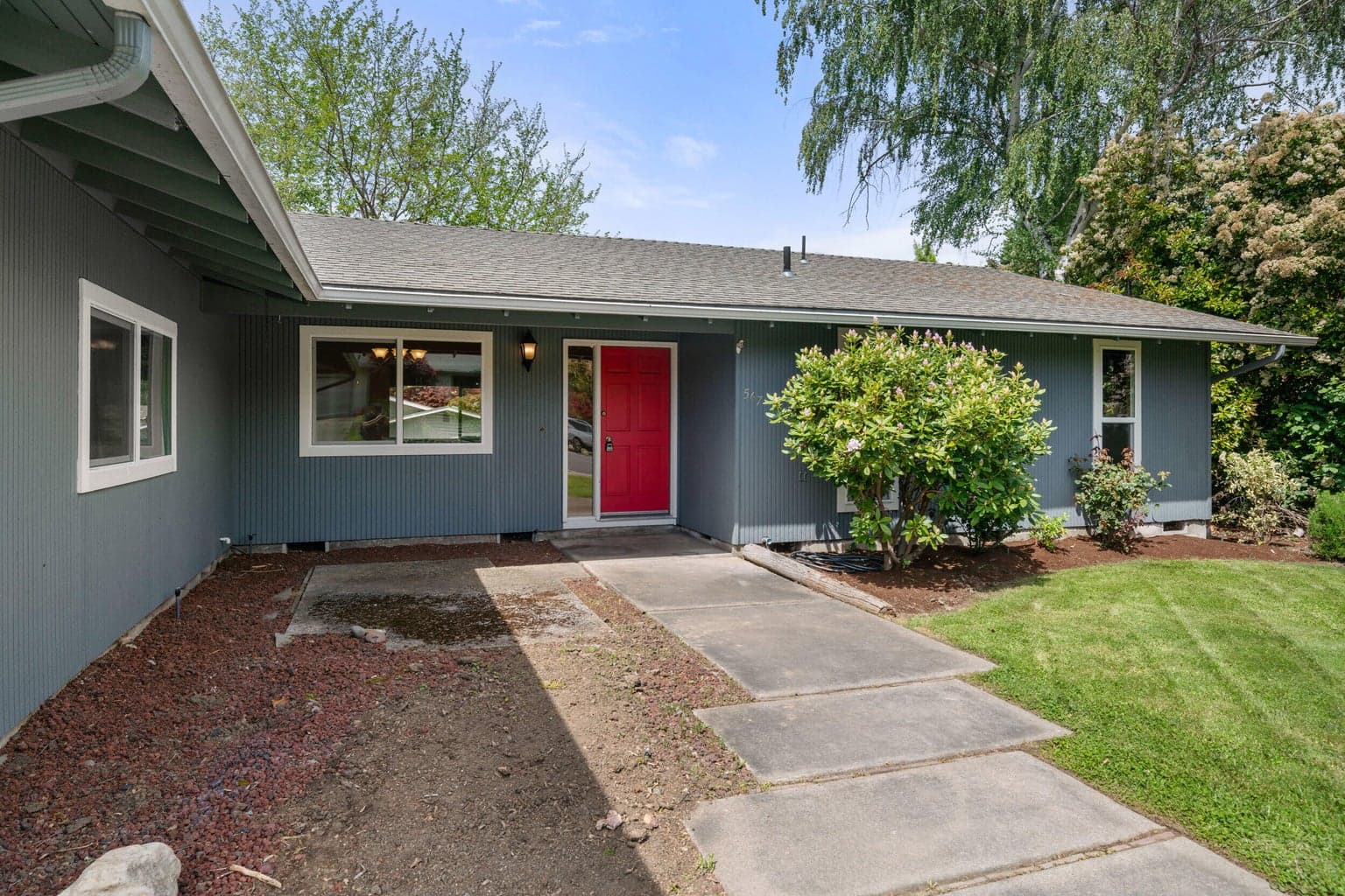 Photo of 567 Stoneham 4 of 30