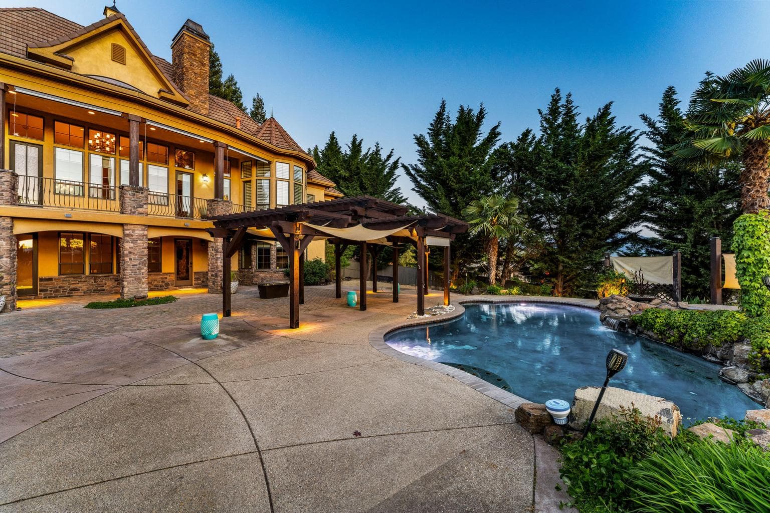 Photo of 5637 Saddle Ridge 2 of 55