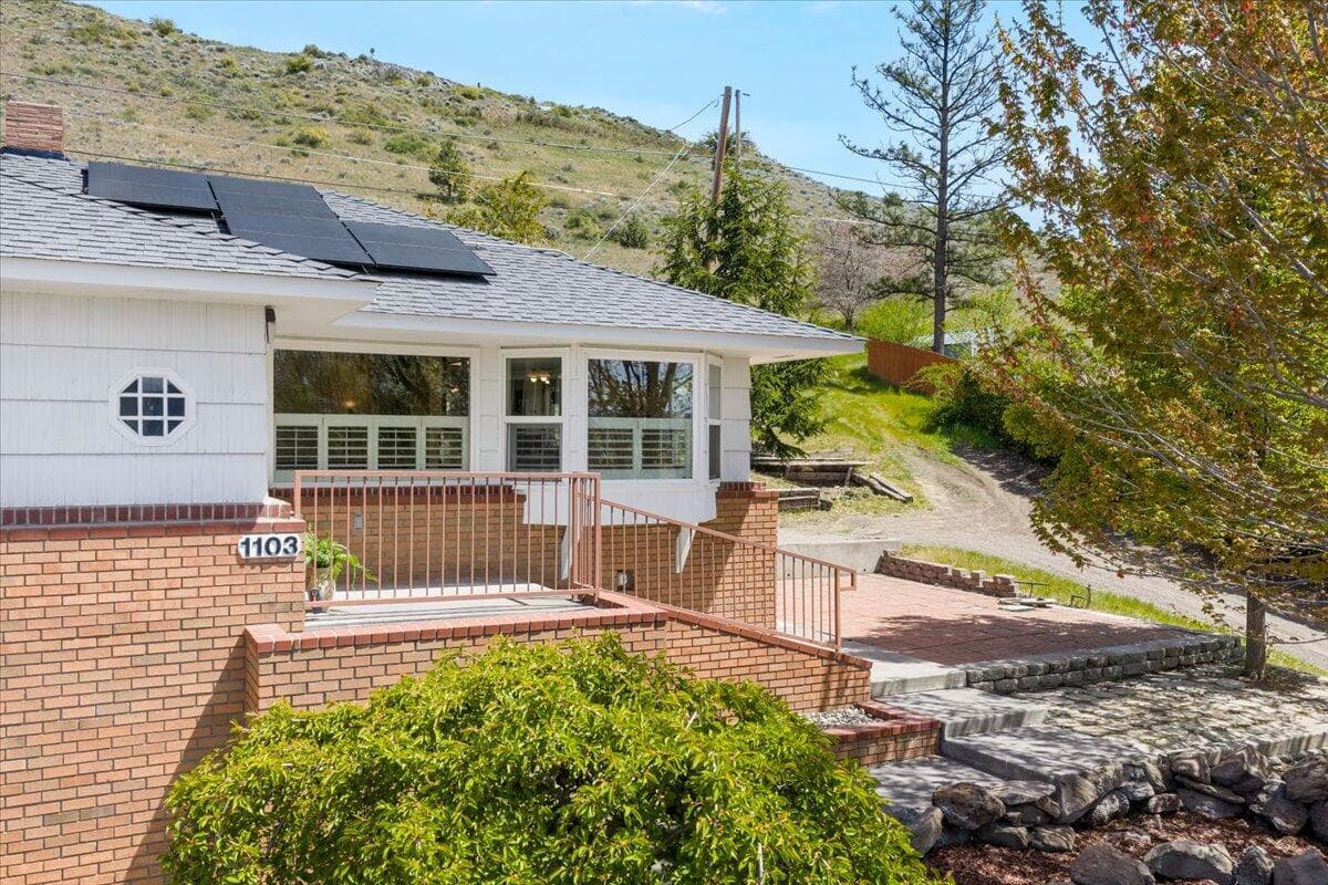 Photo of 1103 Newcastle 5 of 35
