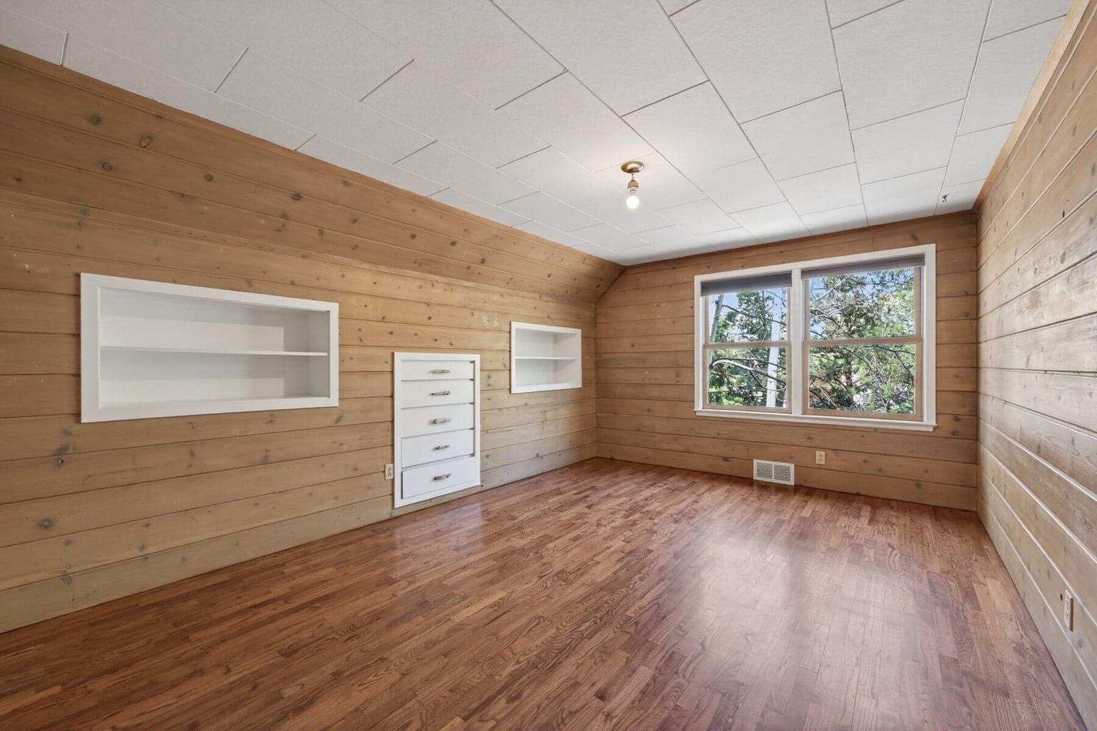 Photo of 714 NE 10th Street 29 of 49