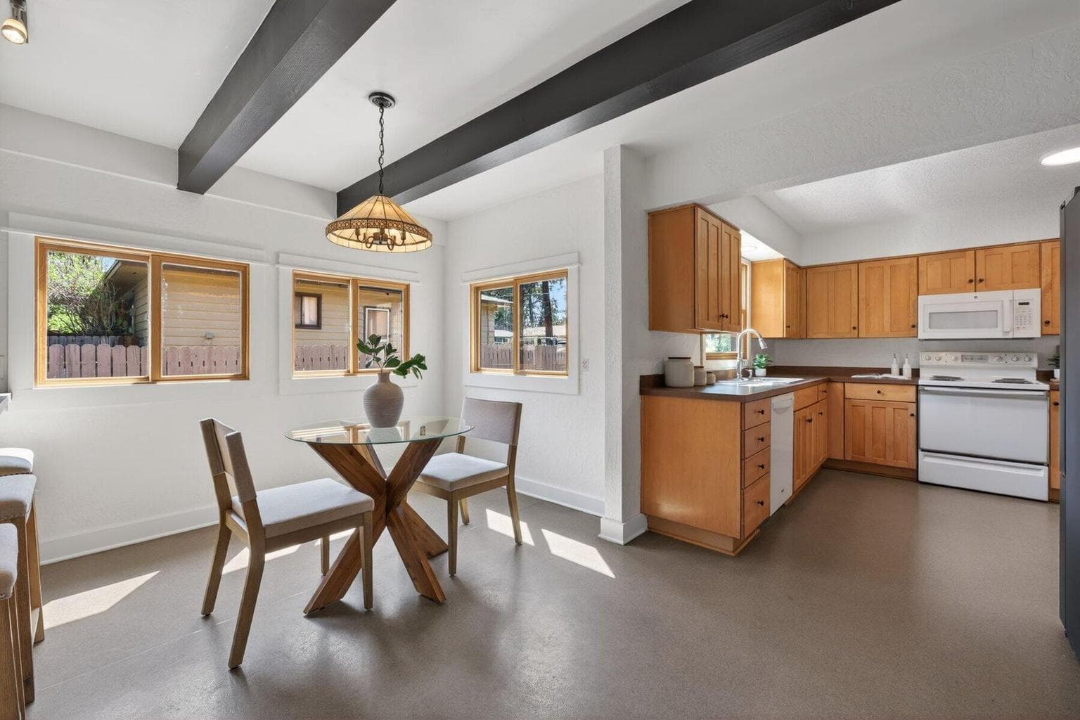 Photo of 714 NE 10th Street 12 of 49
