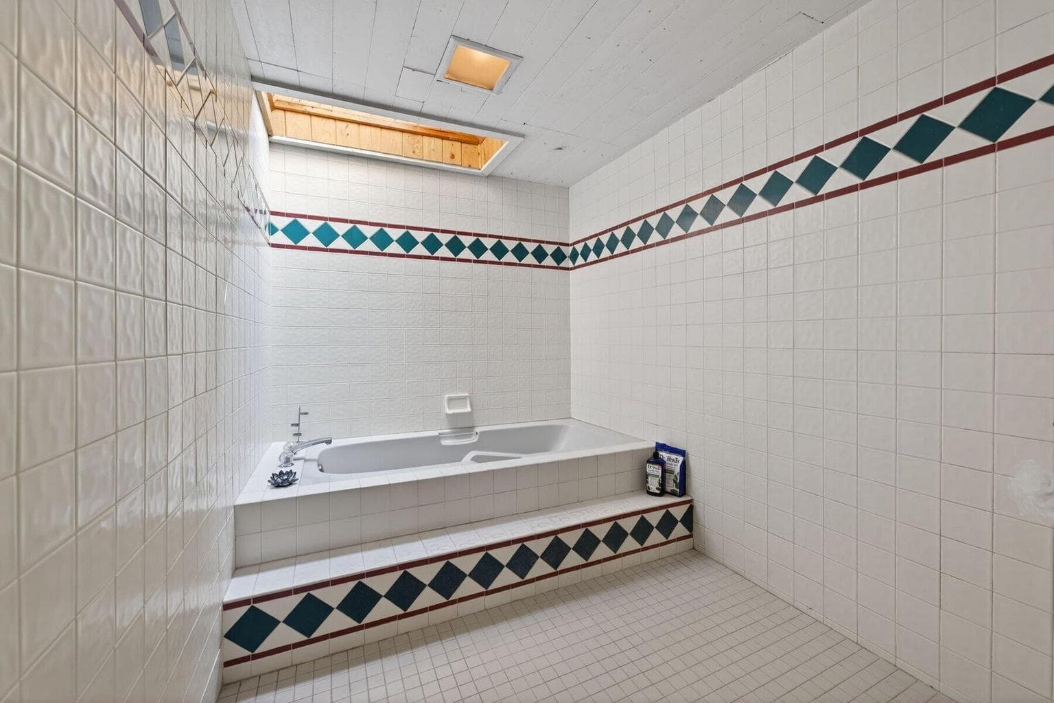 Photo of 714 NE 10th Street 27 of 49