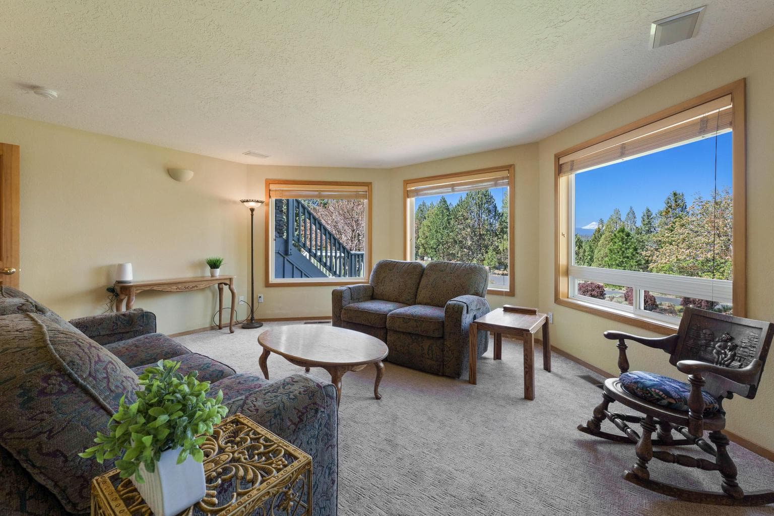 Photo of 4057 NW Northcliff 38 of 55
