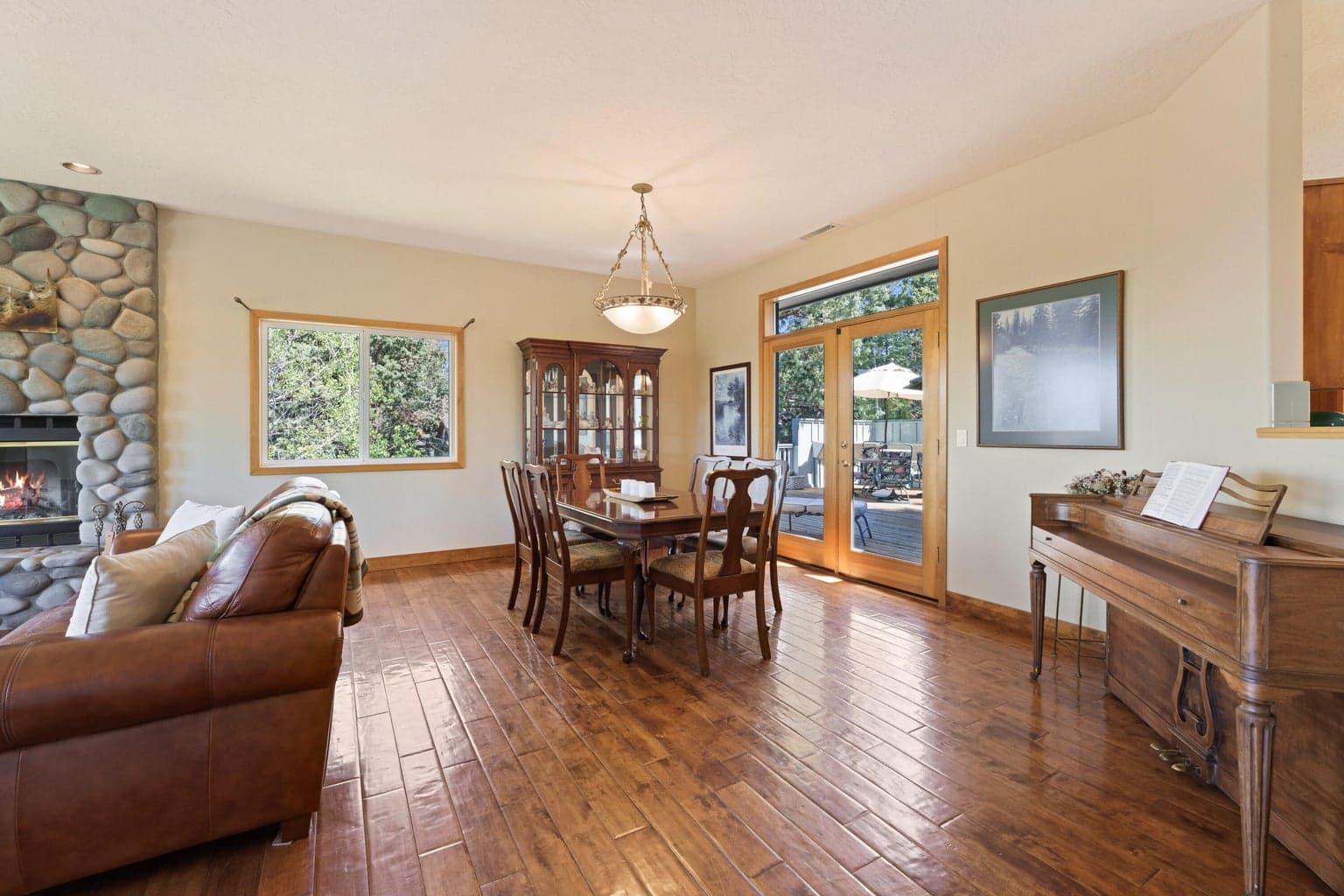 Photo of 4057 NW Northcliff 14 of 55