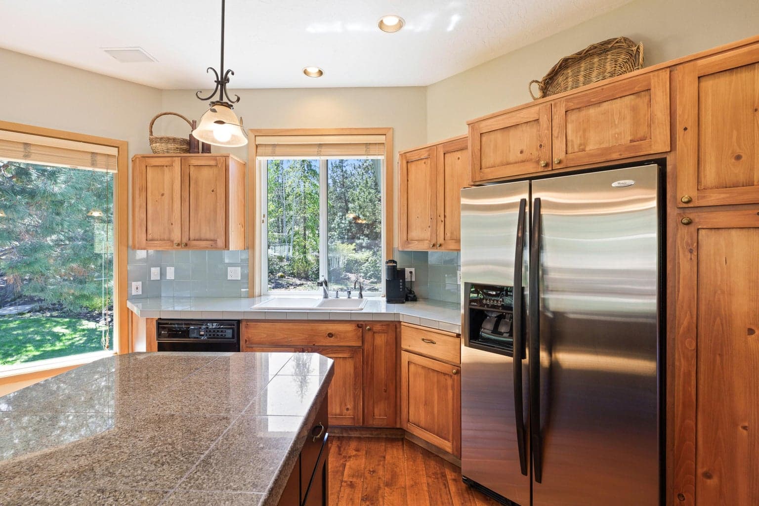 Photo of 4057 NW Northcliff 13 of 55