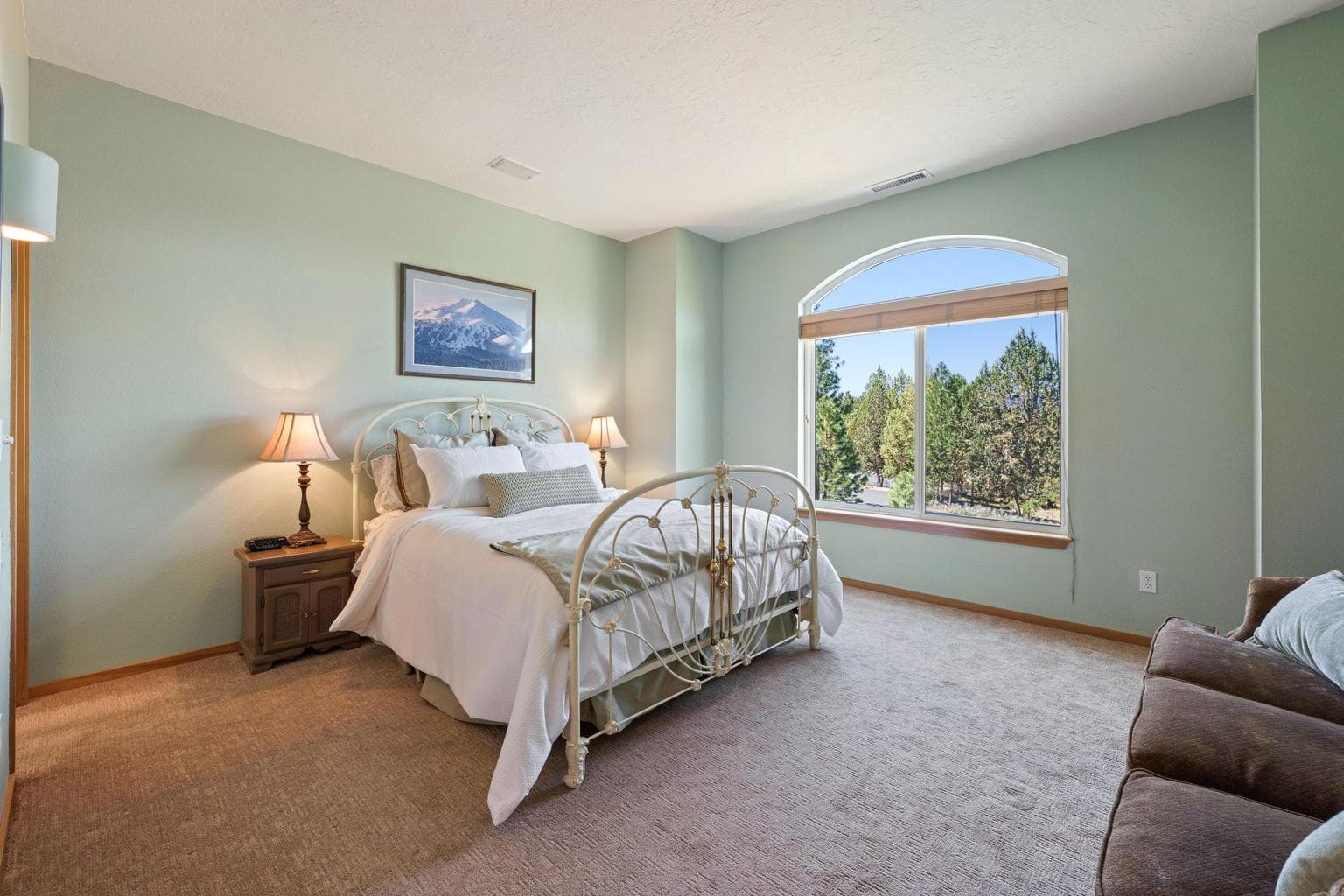 Photo of 4057 NW Northcliff 27 of 55