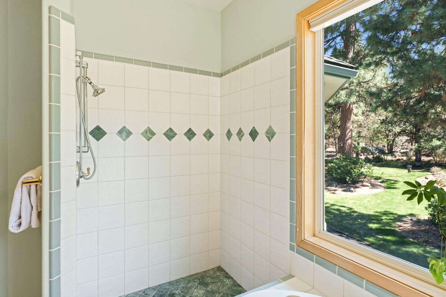 Photo of 4057 NW Northcliff 31 of 55
