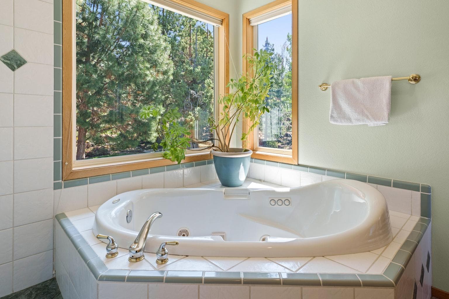 Photo of 4057 NW Northcliff 32 of 55