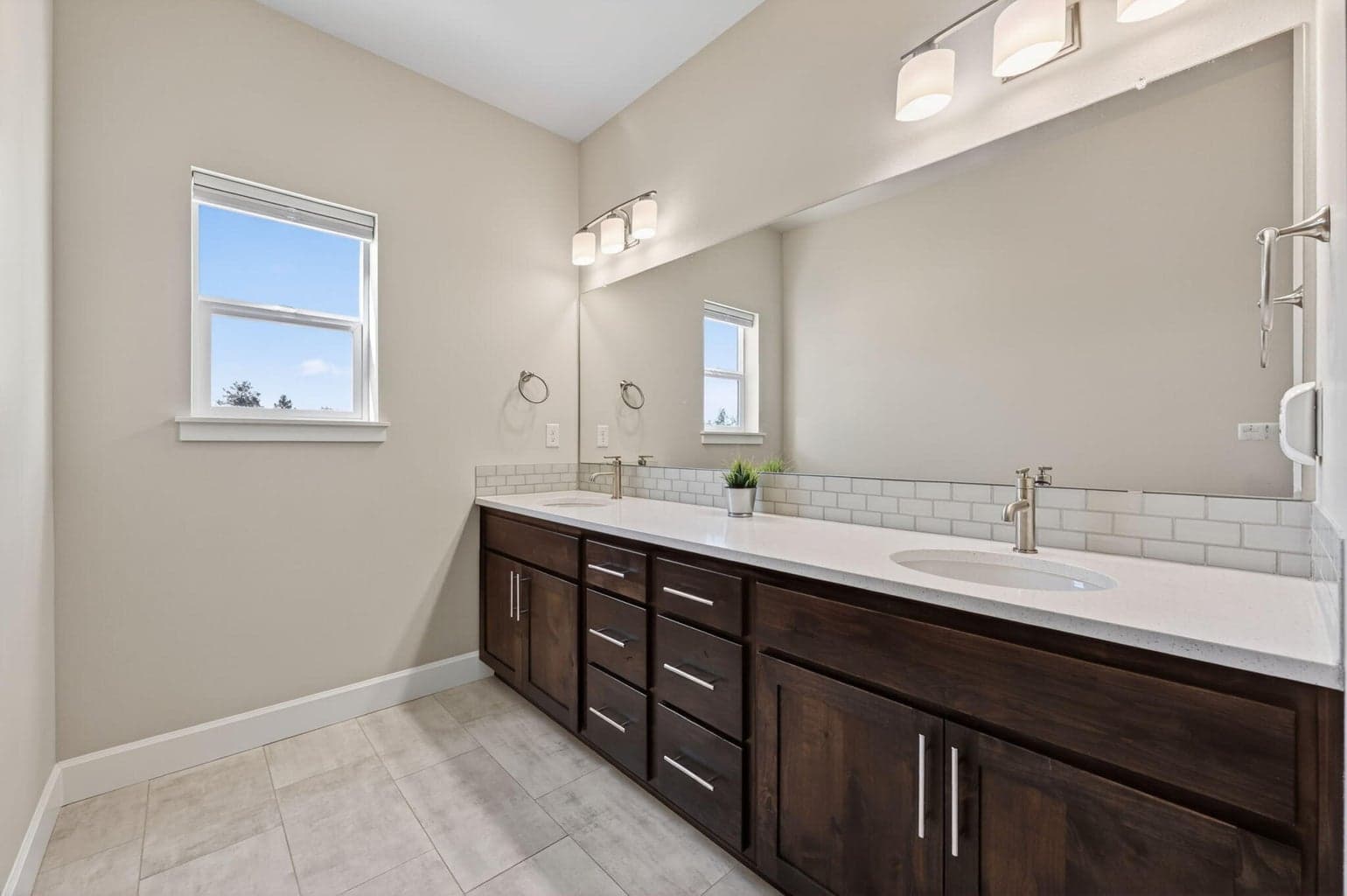 Photo of 4946 SW Zenith Avenue 12 of 34