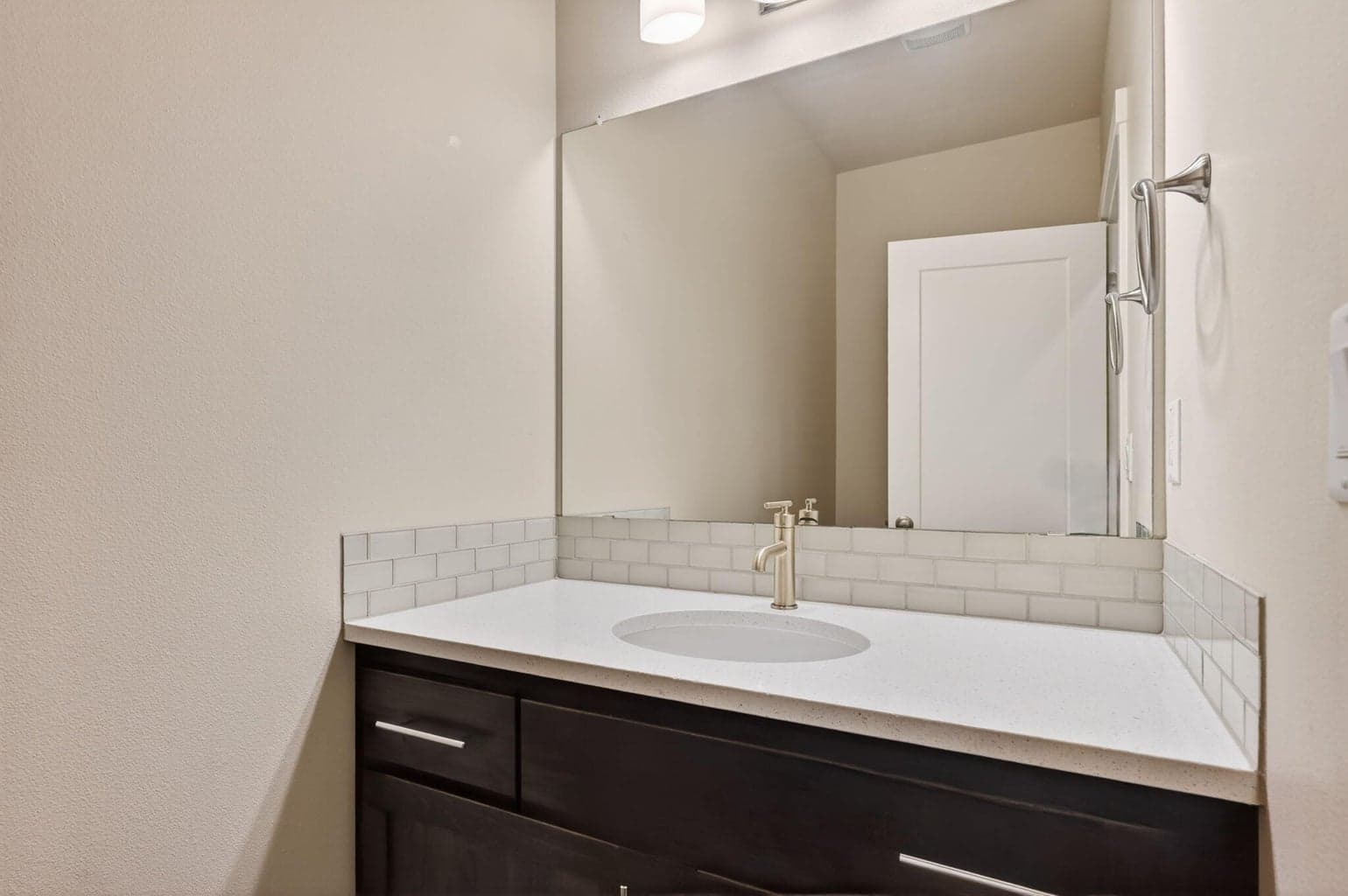Photo of 4946 SW Zenith Avenue 23 of 34