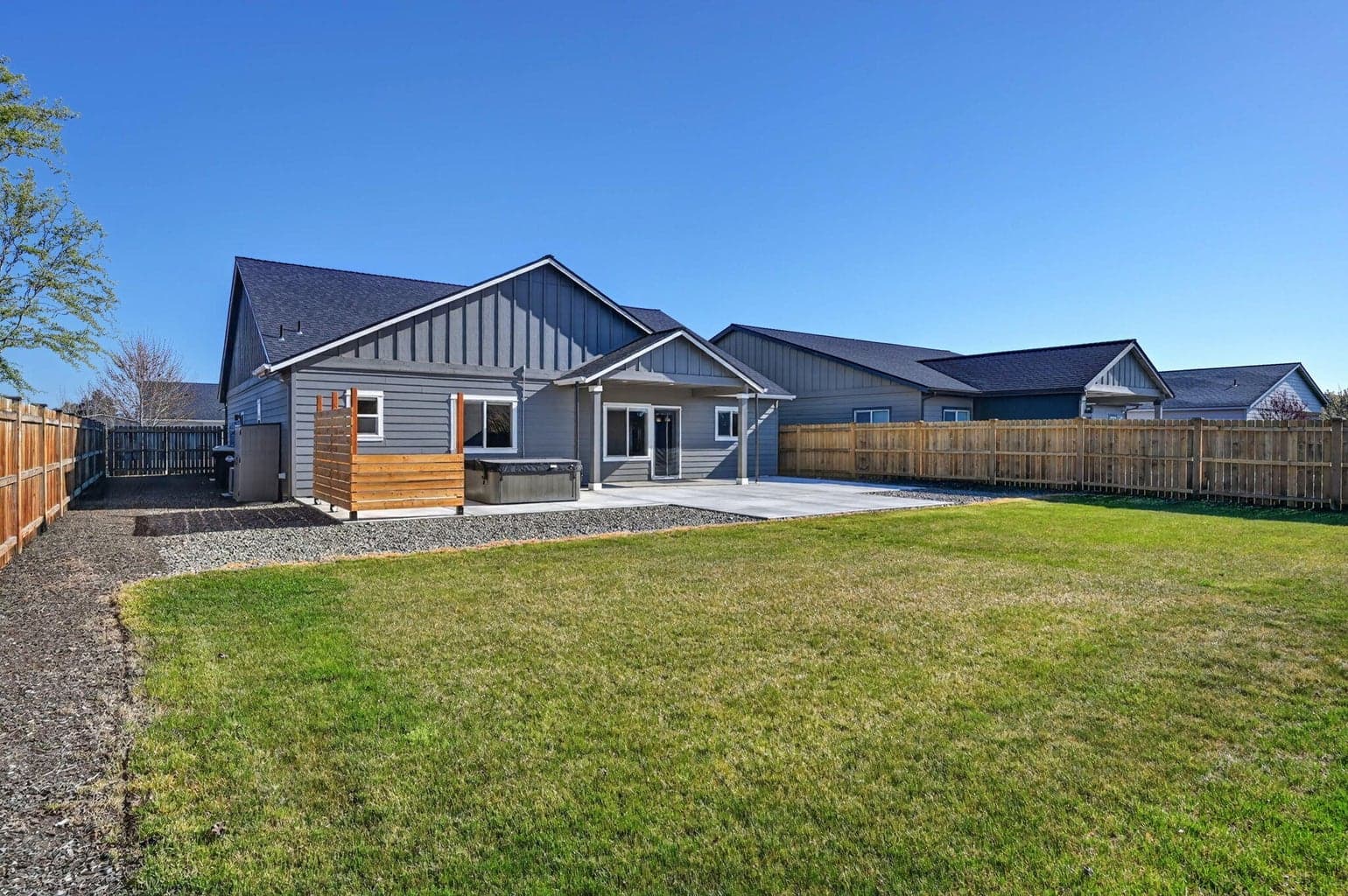 Photo of 4946 SW Zenith Avenue 30 of 34