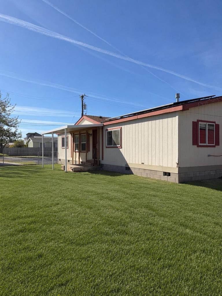 Photo of 105 Willow 1 of 20
