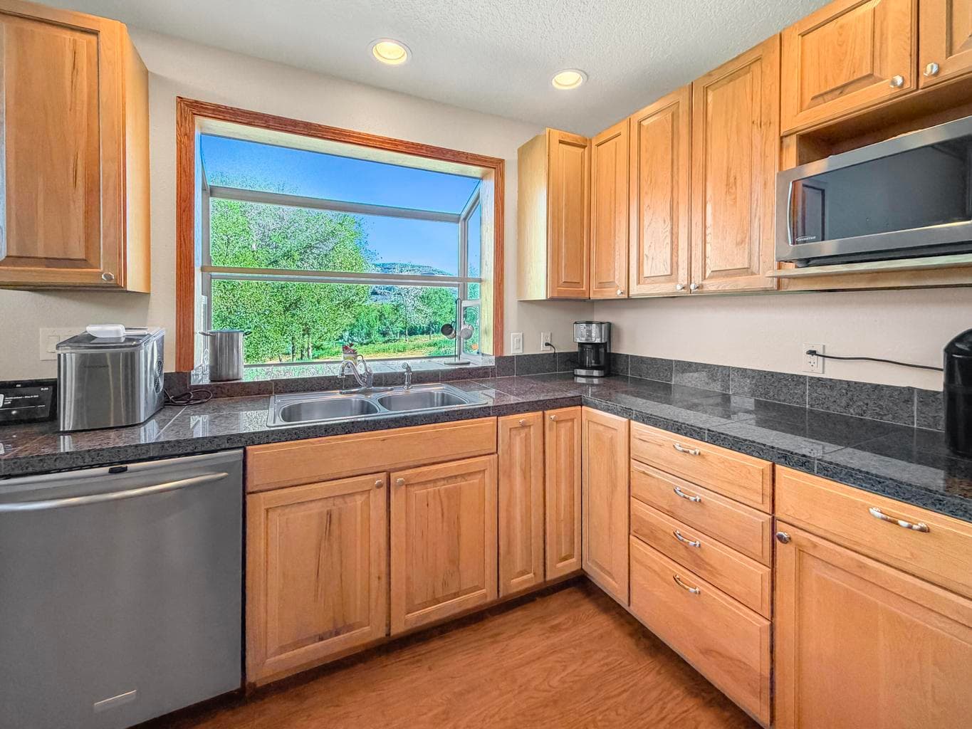 Photo of 41473 Orchard View 5 of 44