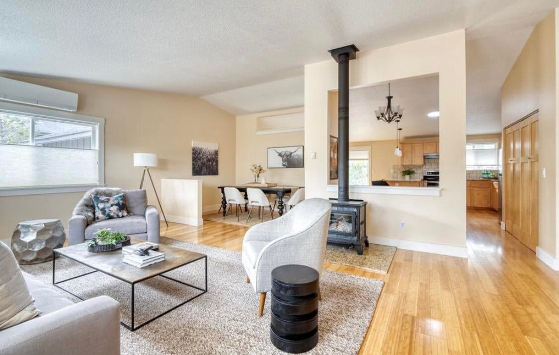 Photo of 3062 Kelly Hill 2 of 24