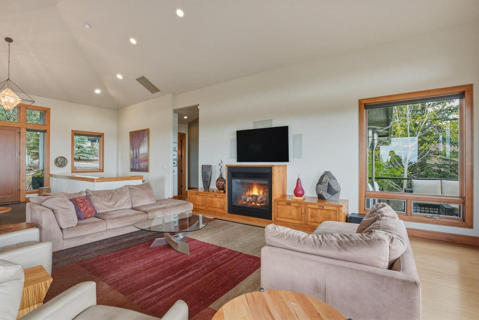 Photo of 3072 NW Duffy Drive 10 of 56