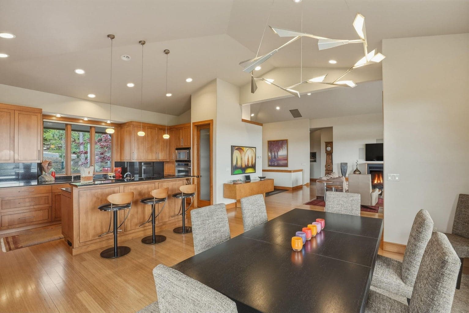 Photo of 3072 NW Duffy Drive 12 of 56