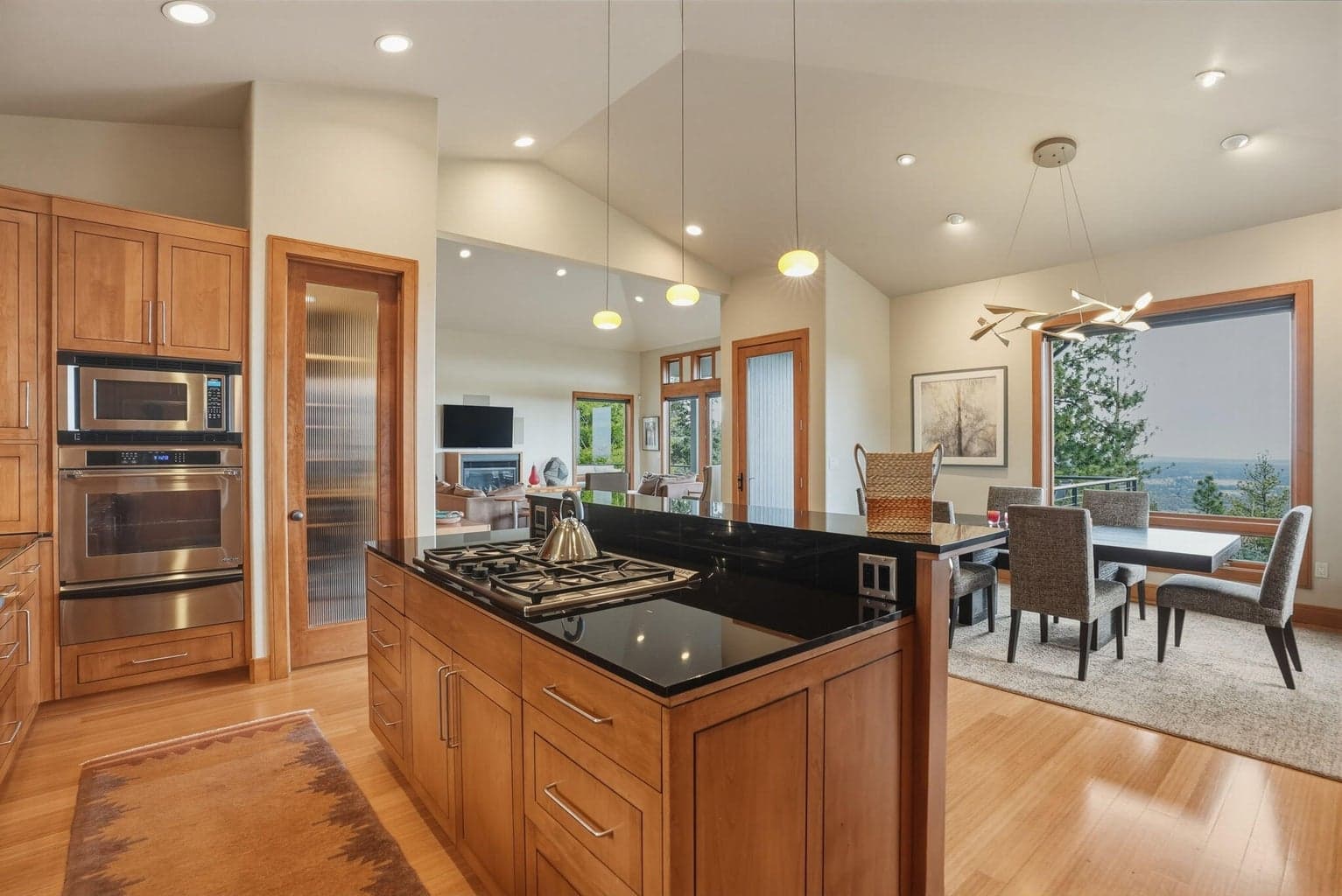 Photo of 3072 NW Duffy Drive 14 of 56