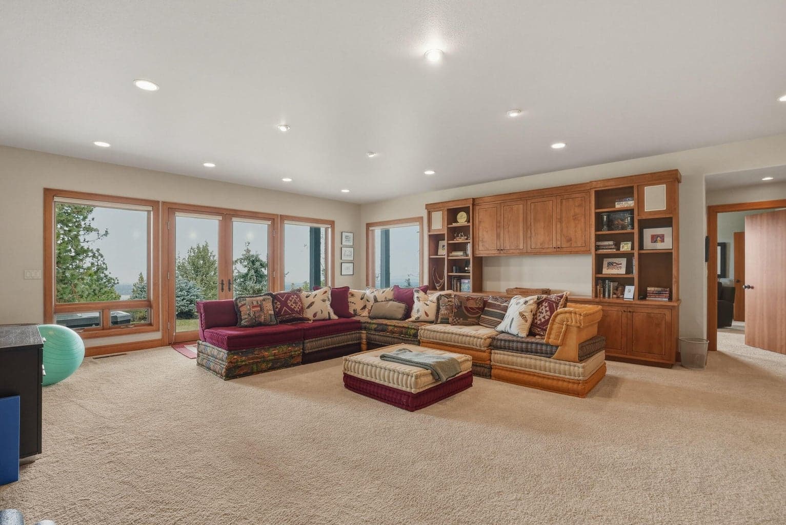 Photo of 3072 NW Duffy Drive 28 of 56