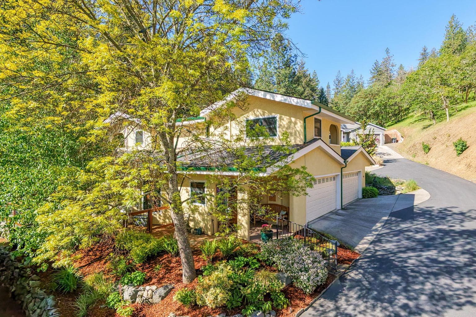 Photo of 210 Oak Knoll 1 of 66