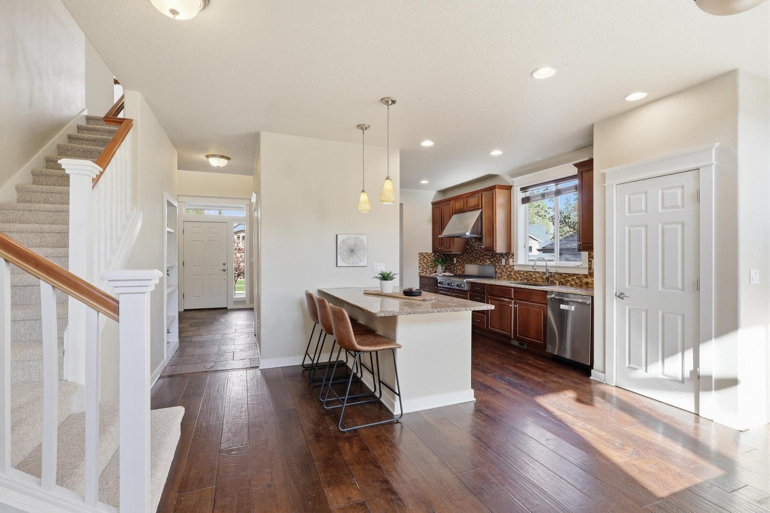 Photo of 19530 Hollygrape Street 10 of 86
