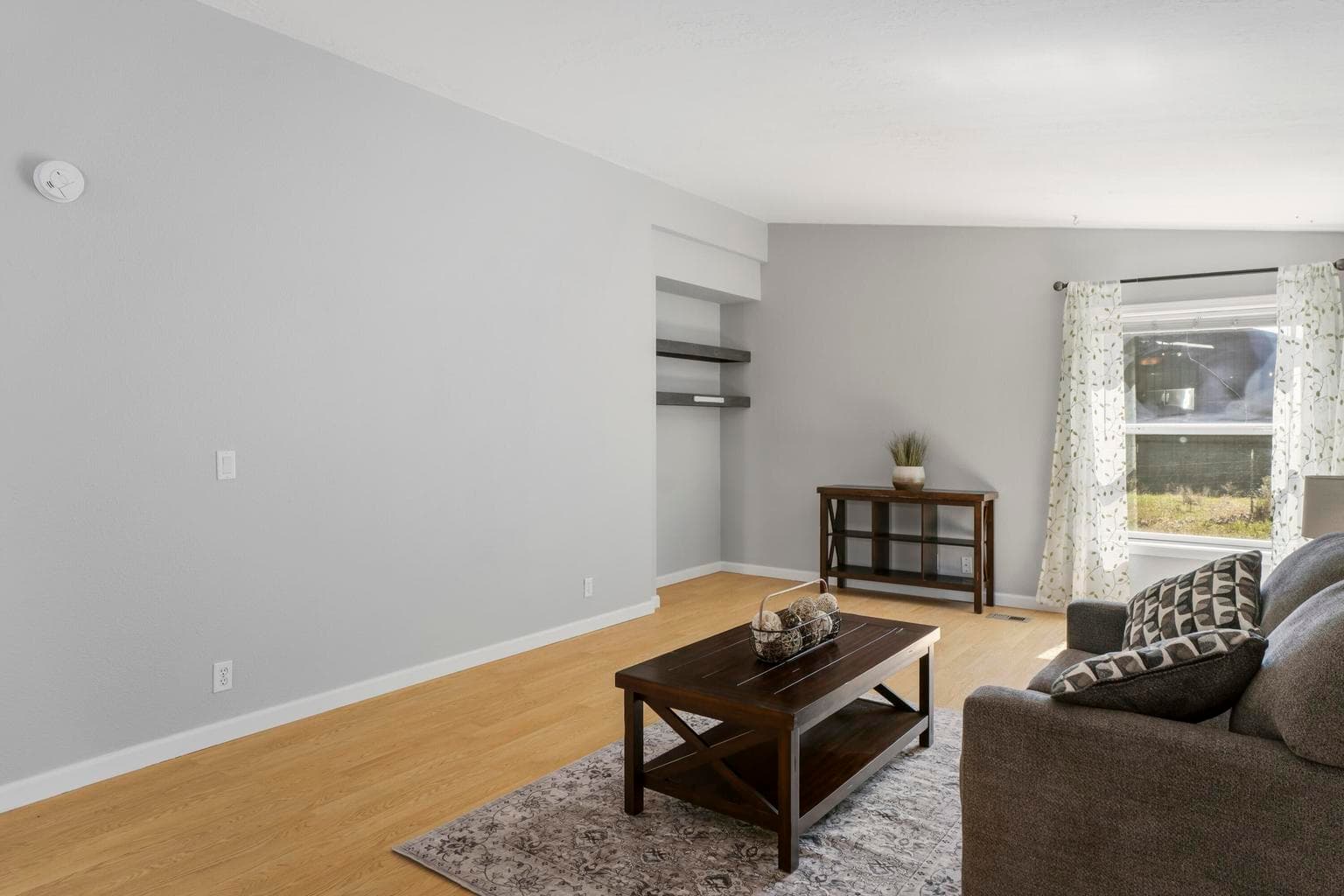 Photo of 12188 Horny Hollow 3 of 45