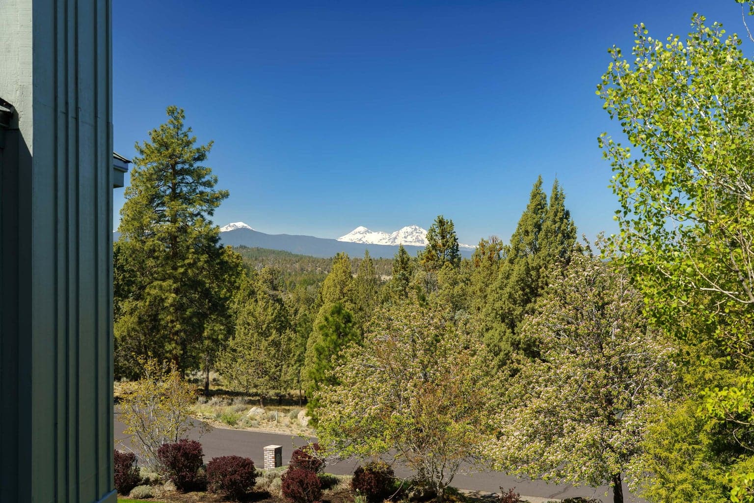 Photo of 4057 NW Northcliff 24 of 55