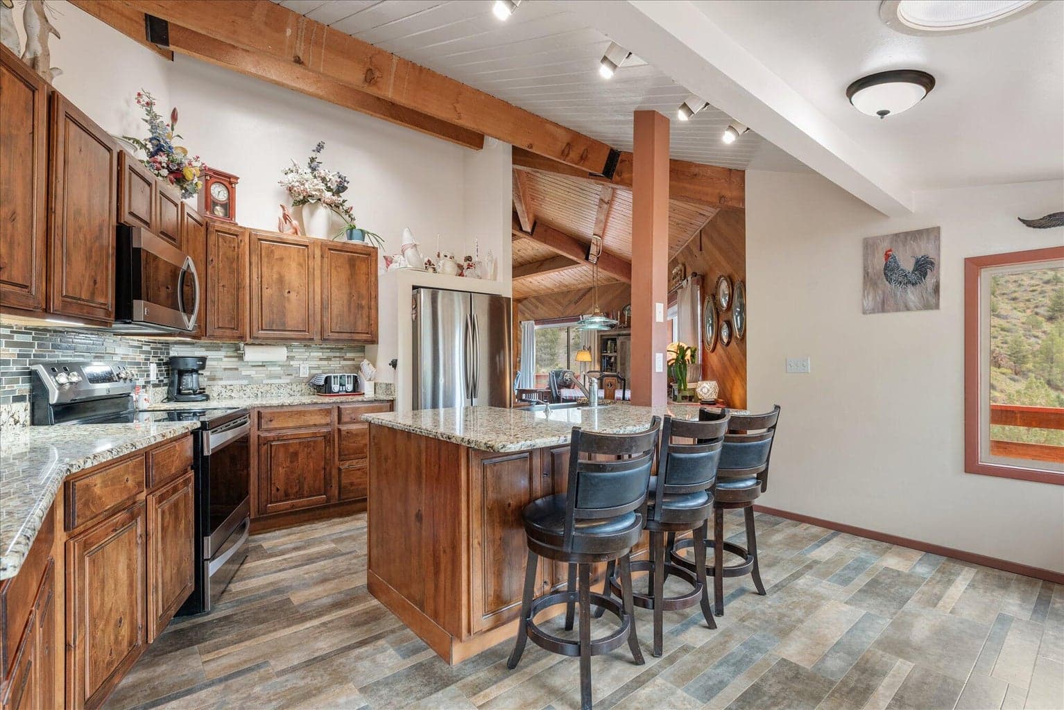 Photo of 20480 Hwy 395 N 5 of 52