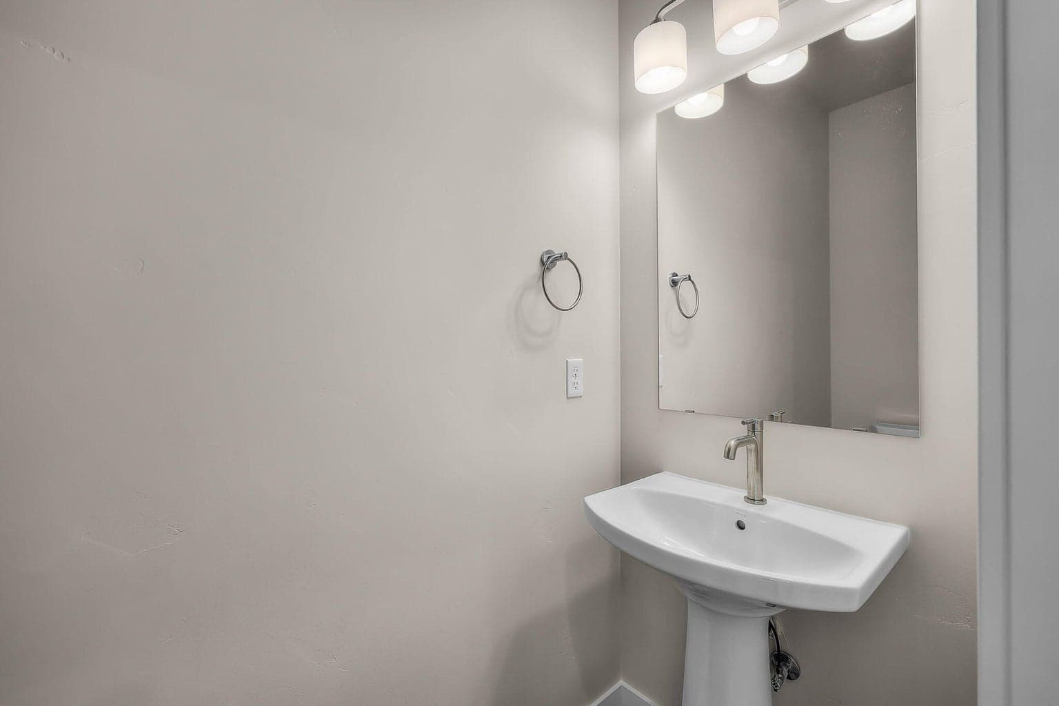Photo of 61136 NE Cobalt Street 18 of 39