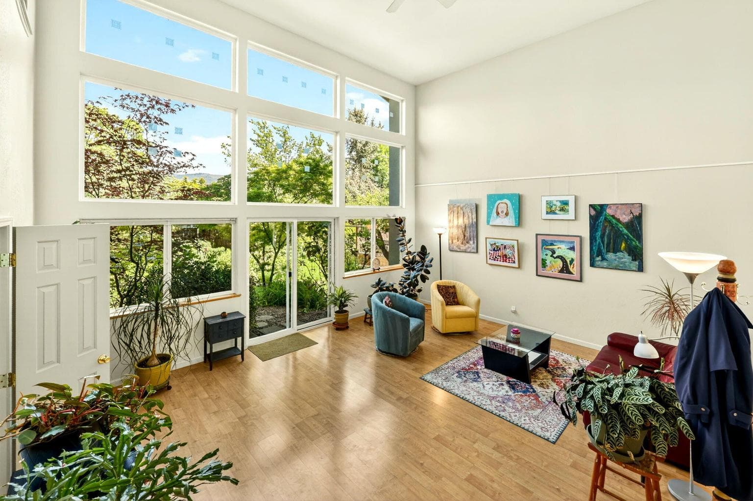 Photo of 1501 Lithia 5 of 34