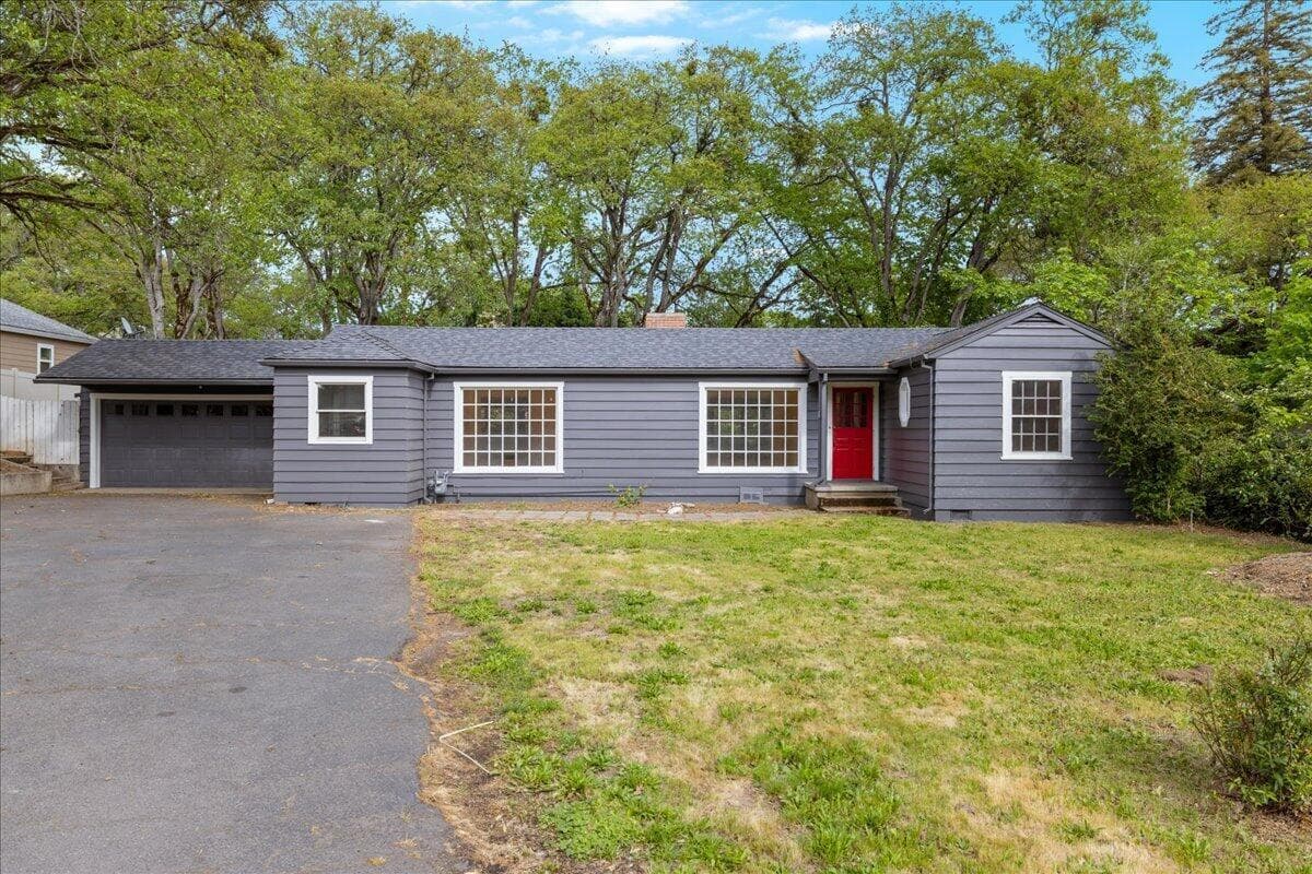 Photo of 71 Black Oak 1 of 28