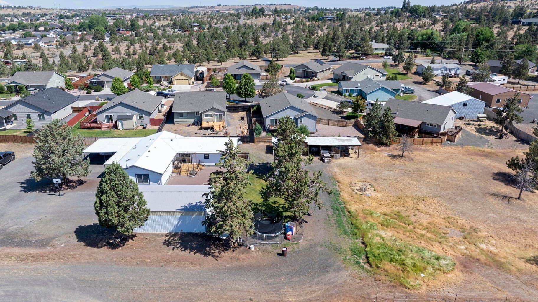 Photo of 605 SE Kinkade Road 39 of 44