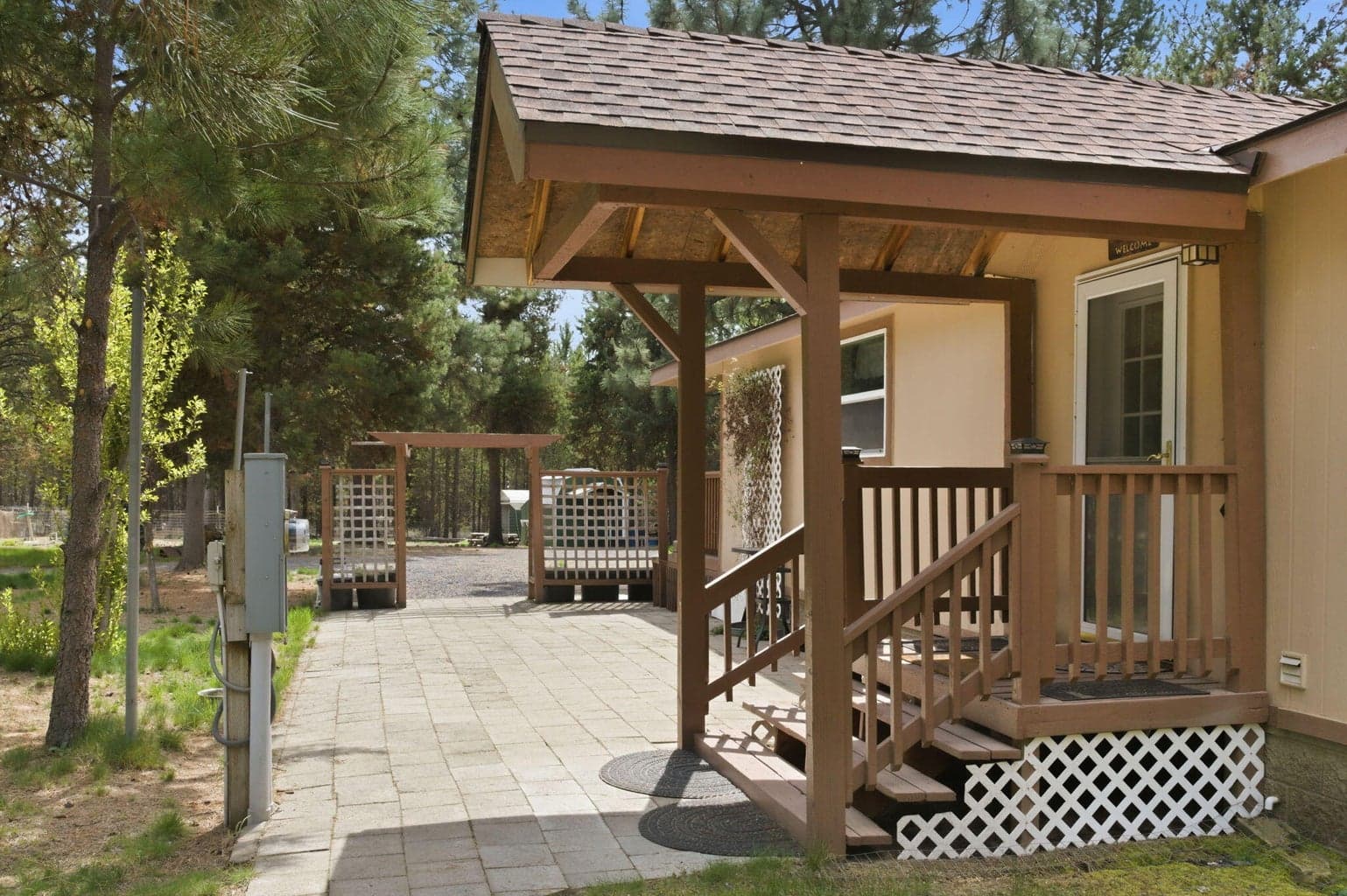 Photo of 15909 Sparks Drive 2 of 27