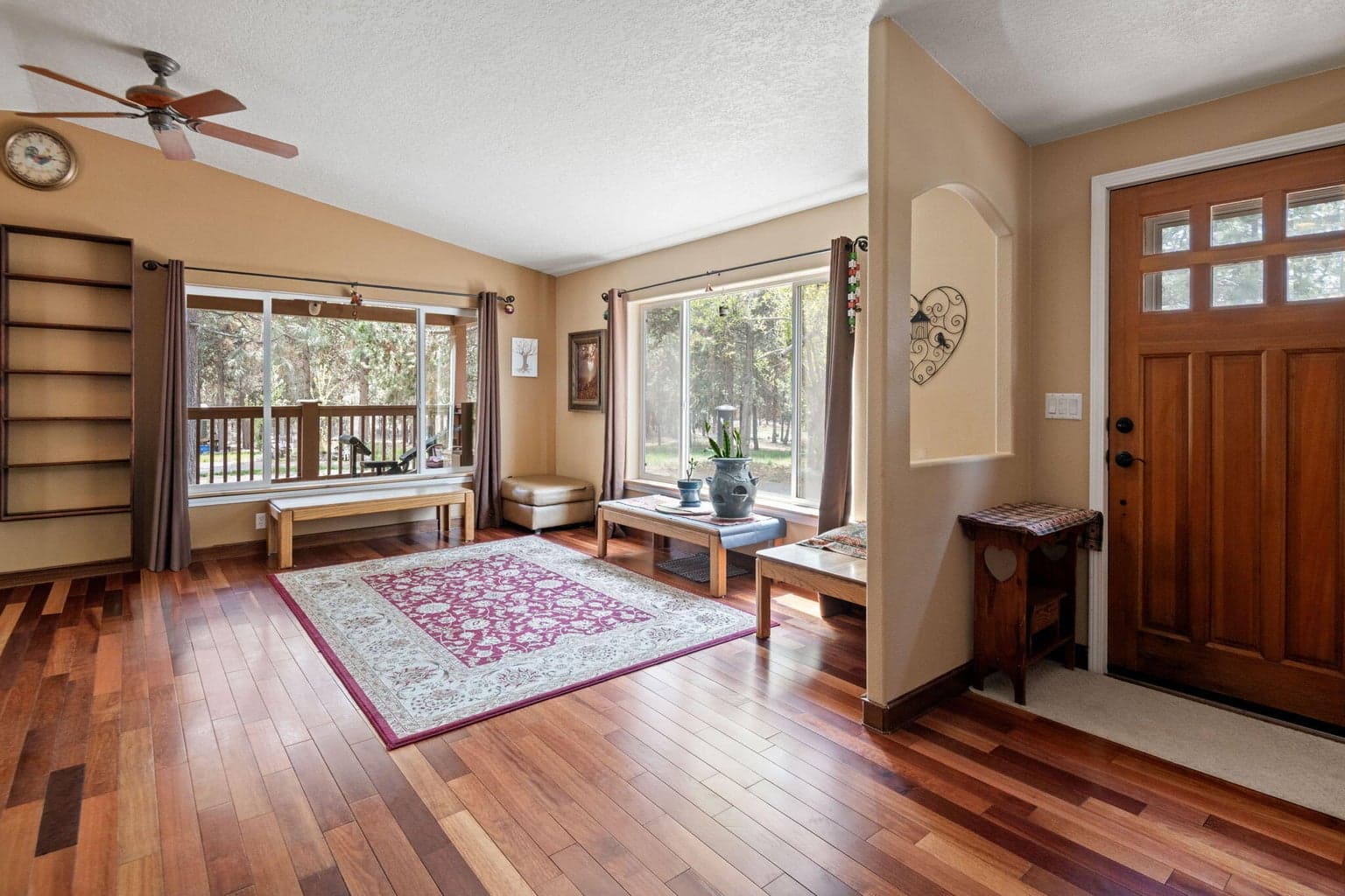 Photo of 15909 Sparks Drive 8 of 27