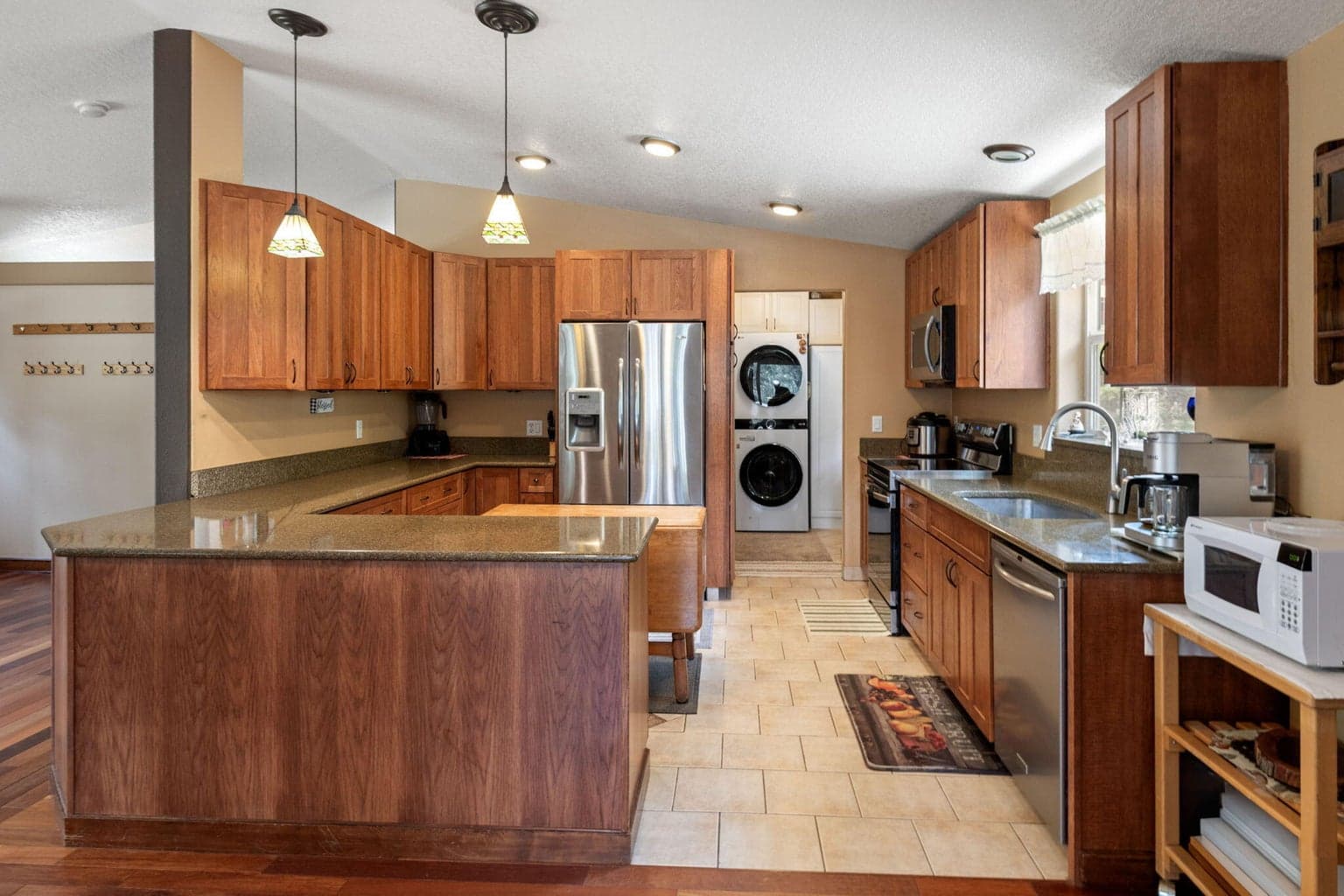 Photo of 15909 Sparks Drive 11 of 27