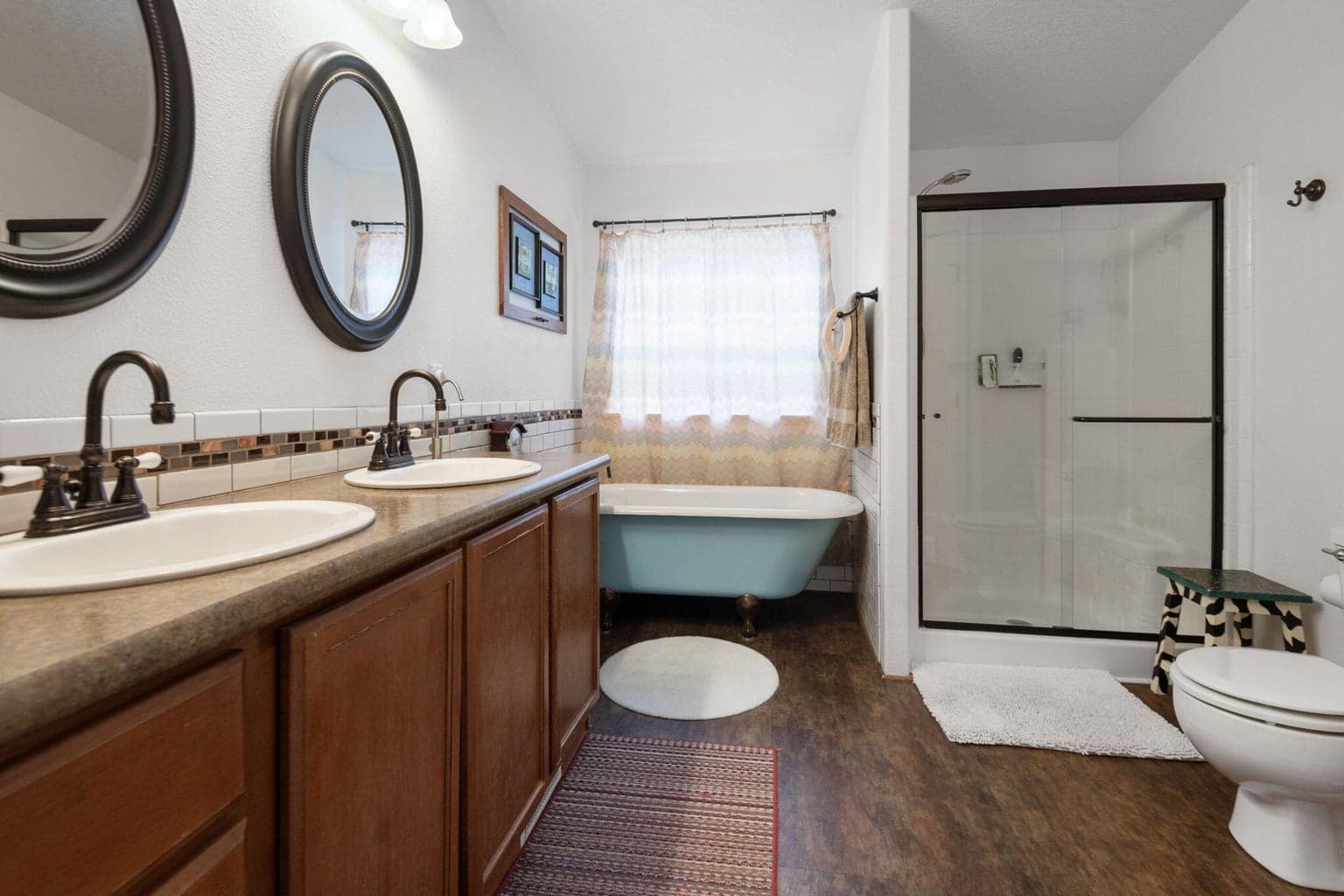 Photo of 15909 Sparks Drive 17 of 27