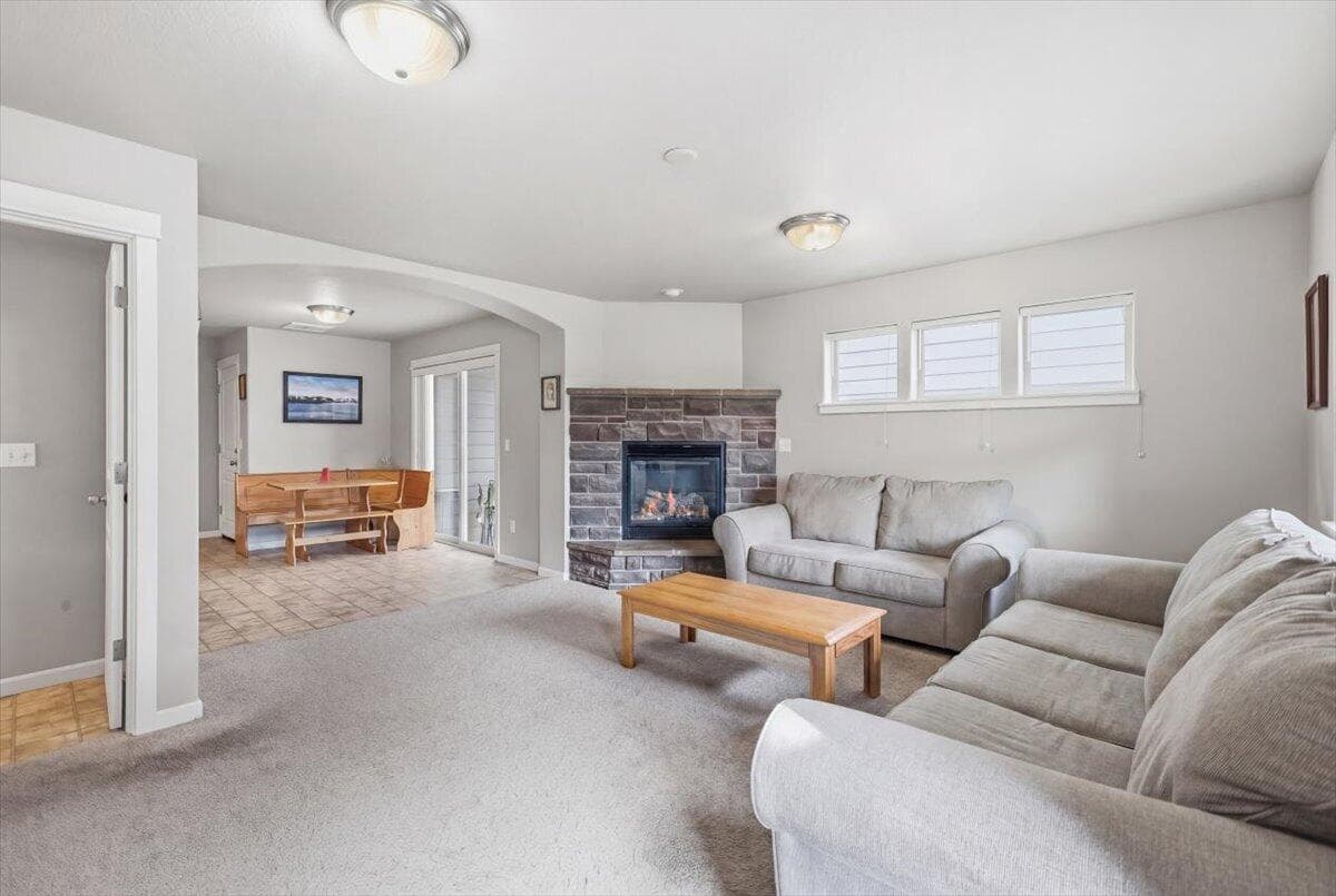 Photo of 437 27th 5 of 39