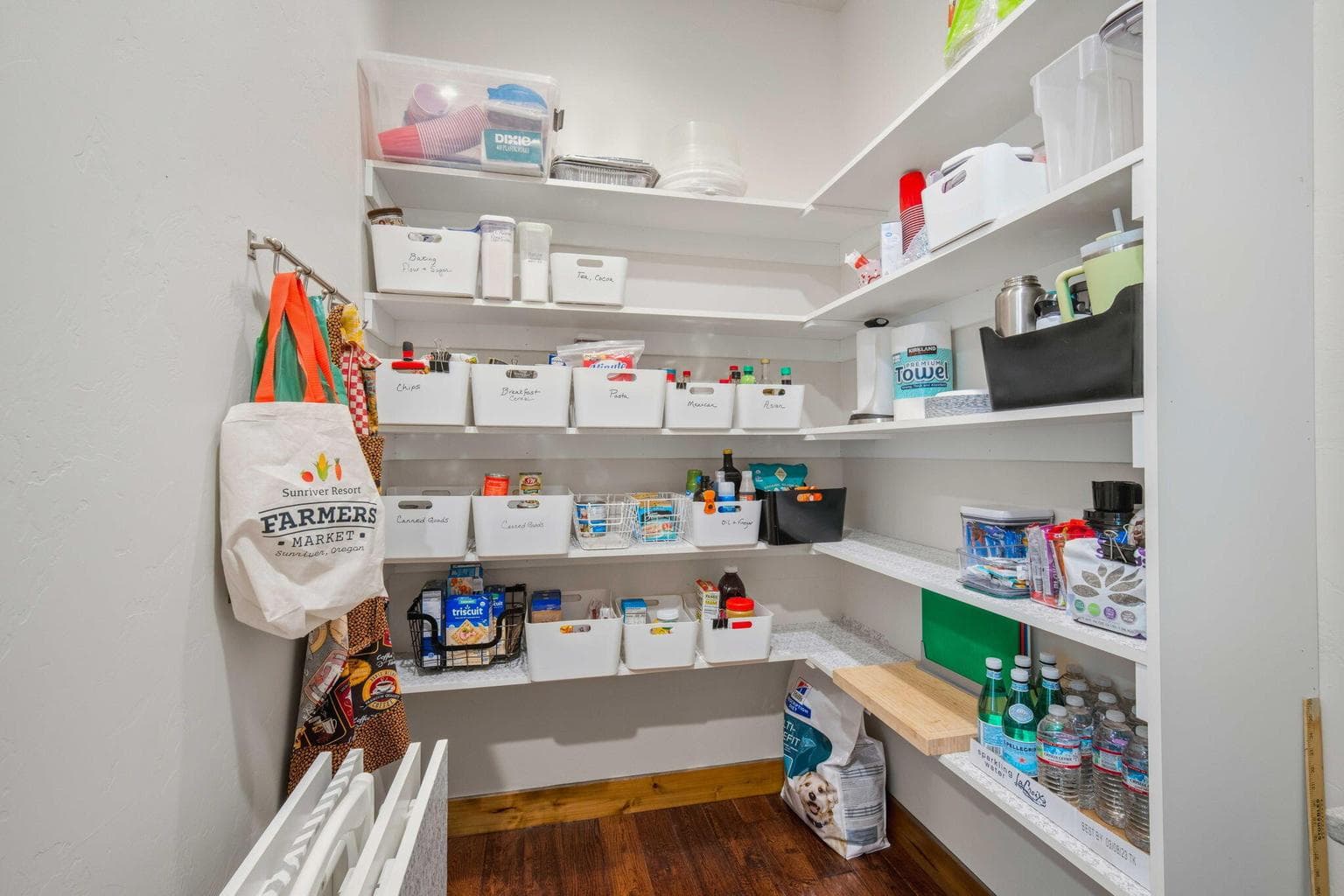 Walk in pantry