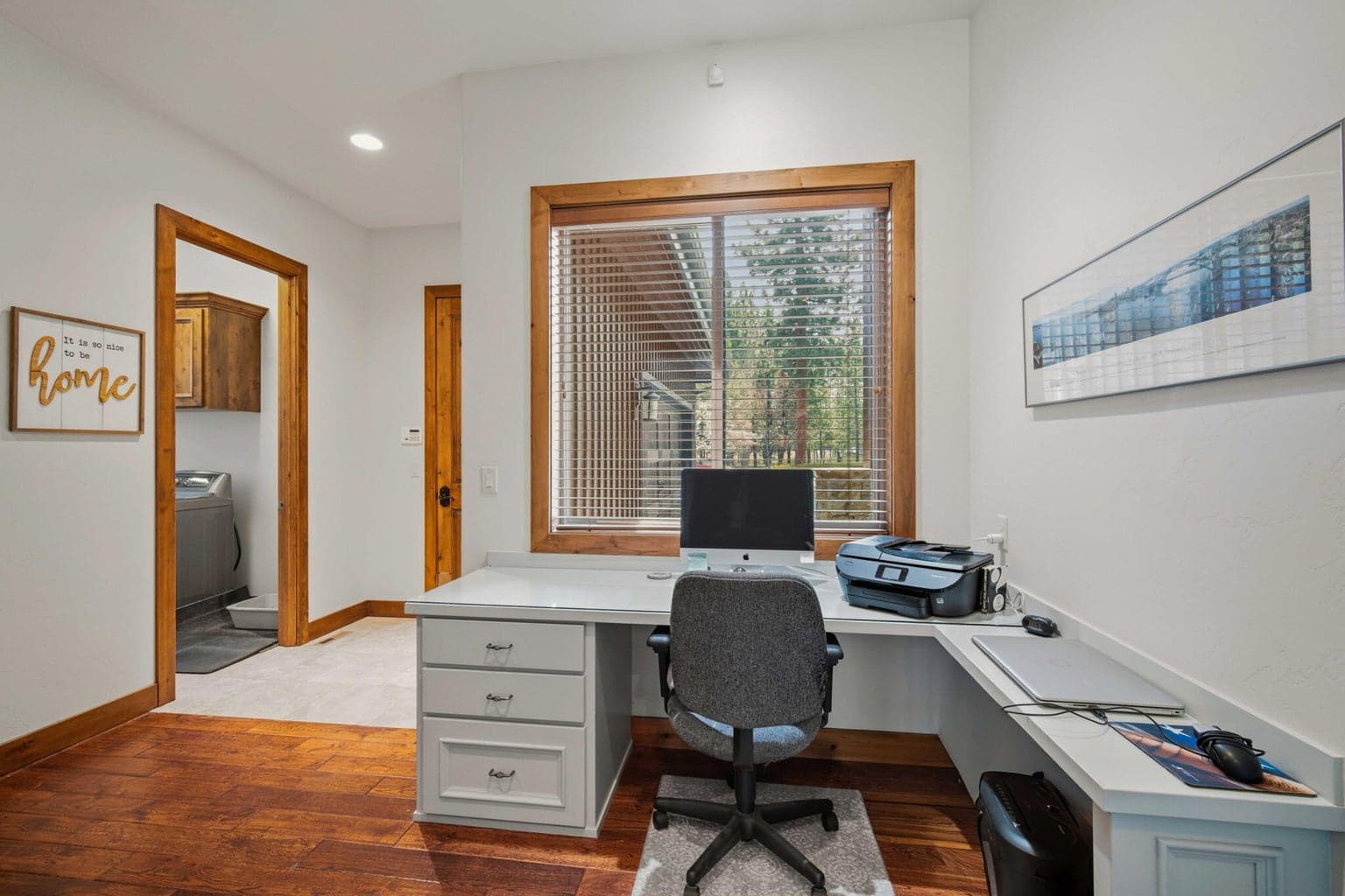 Primary level office space
